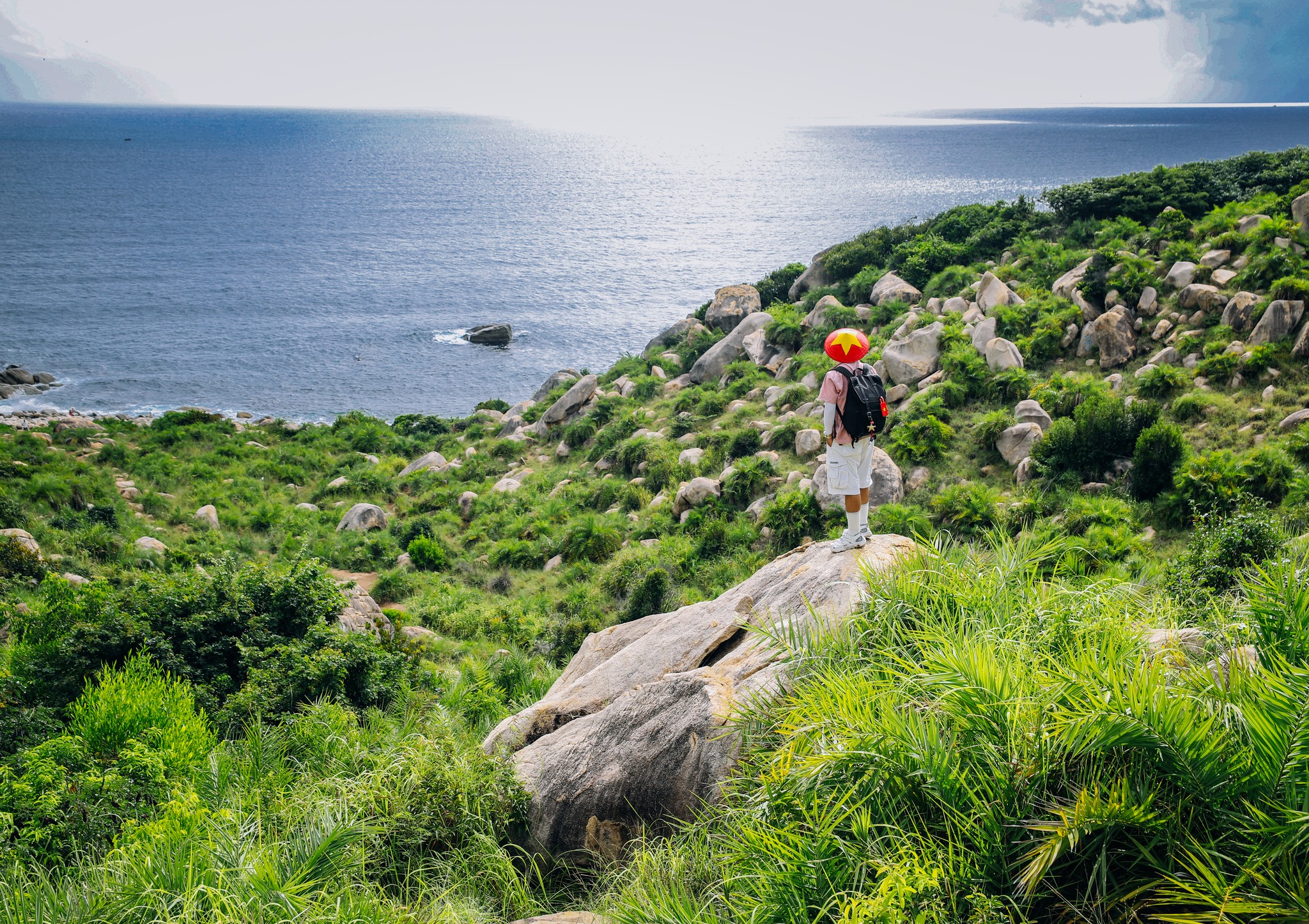 62 ng&agrave;y xuy&ecirc;n Việt, ch&agrave;ng trai g&acirc;y ấn tượng với những bức ảnh đẹp như tranh - Ảnh 8.