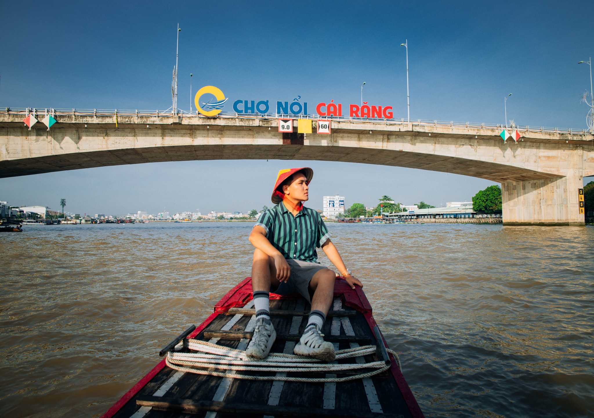 62 ng&agrave;y xuy&ecirc;n Việt, ch&agrave;ng trai g&acirc;y ấn tượng với những bức ảnh đẹp như tranh - Ảnh 7.