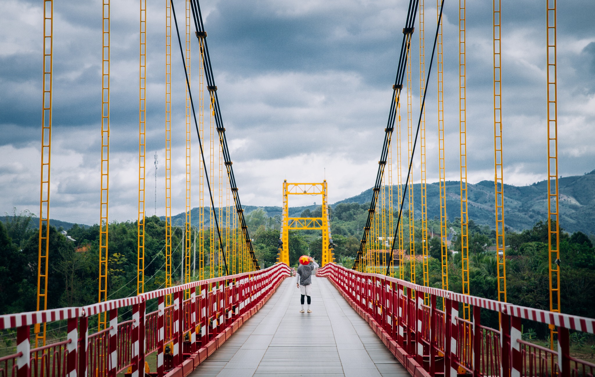 62 ng&agrave;y xuy&ecirc;n Việt, ch&agrave;ng trai g&acirc;y ấn tượng với những bức ảnh đẹp như tranh - Ảnh 11.