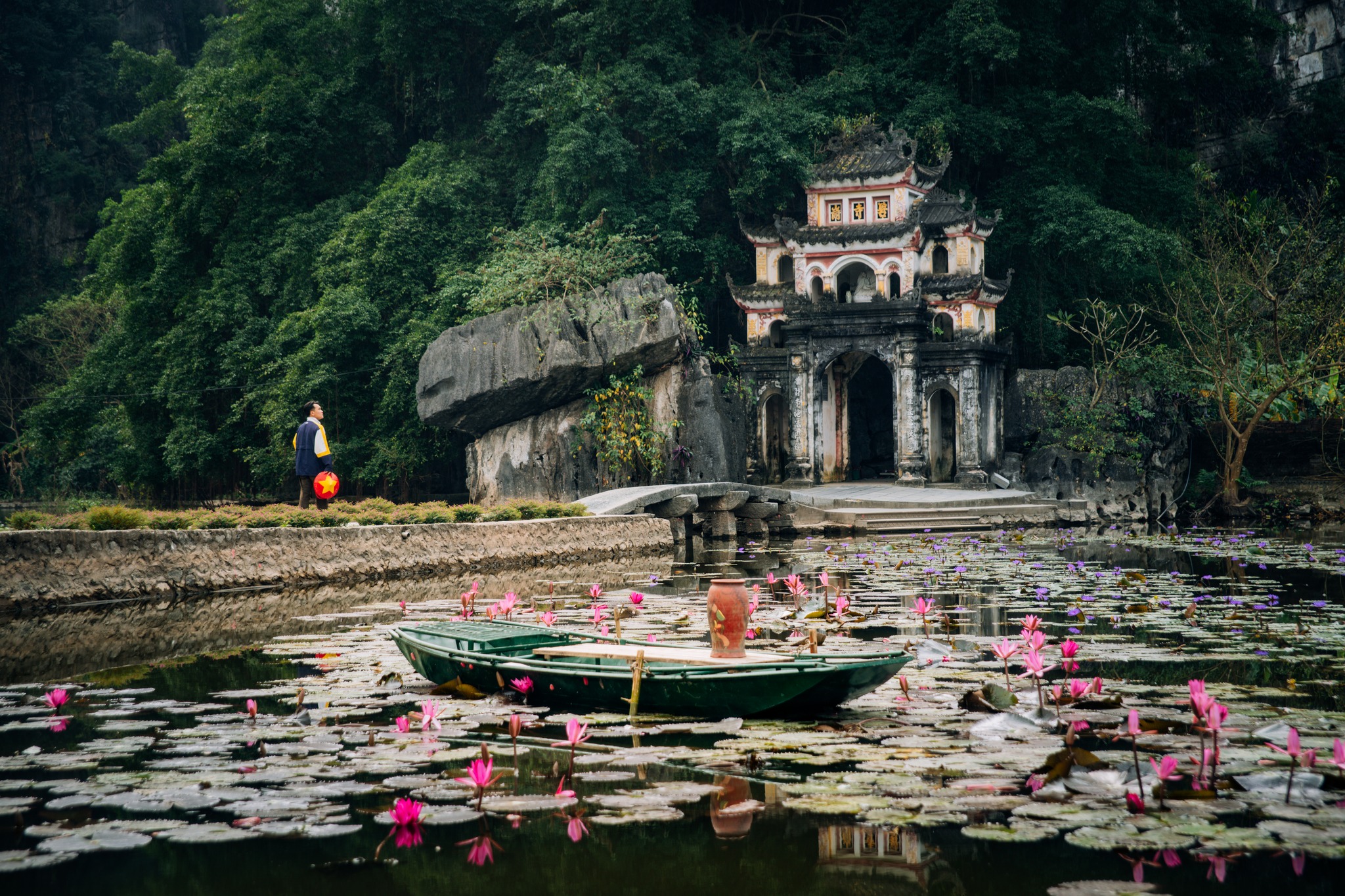 62 ng&agrave;y xuy&ecirc;n Việt, ch&agrave;ng trai g&acirc;y ấn tượng với những bức ảnh đẹp như tranh - Ảnh 14.