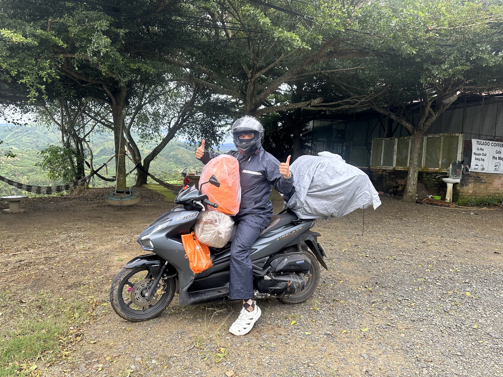 62 ng&agrave;y xuy&ecirc;n Việt, ch&agrave;ng trai g&acirc;y ấn tượng với những bức ảnh đẹp như tranh - Ảnh 16.