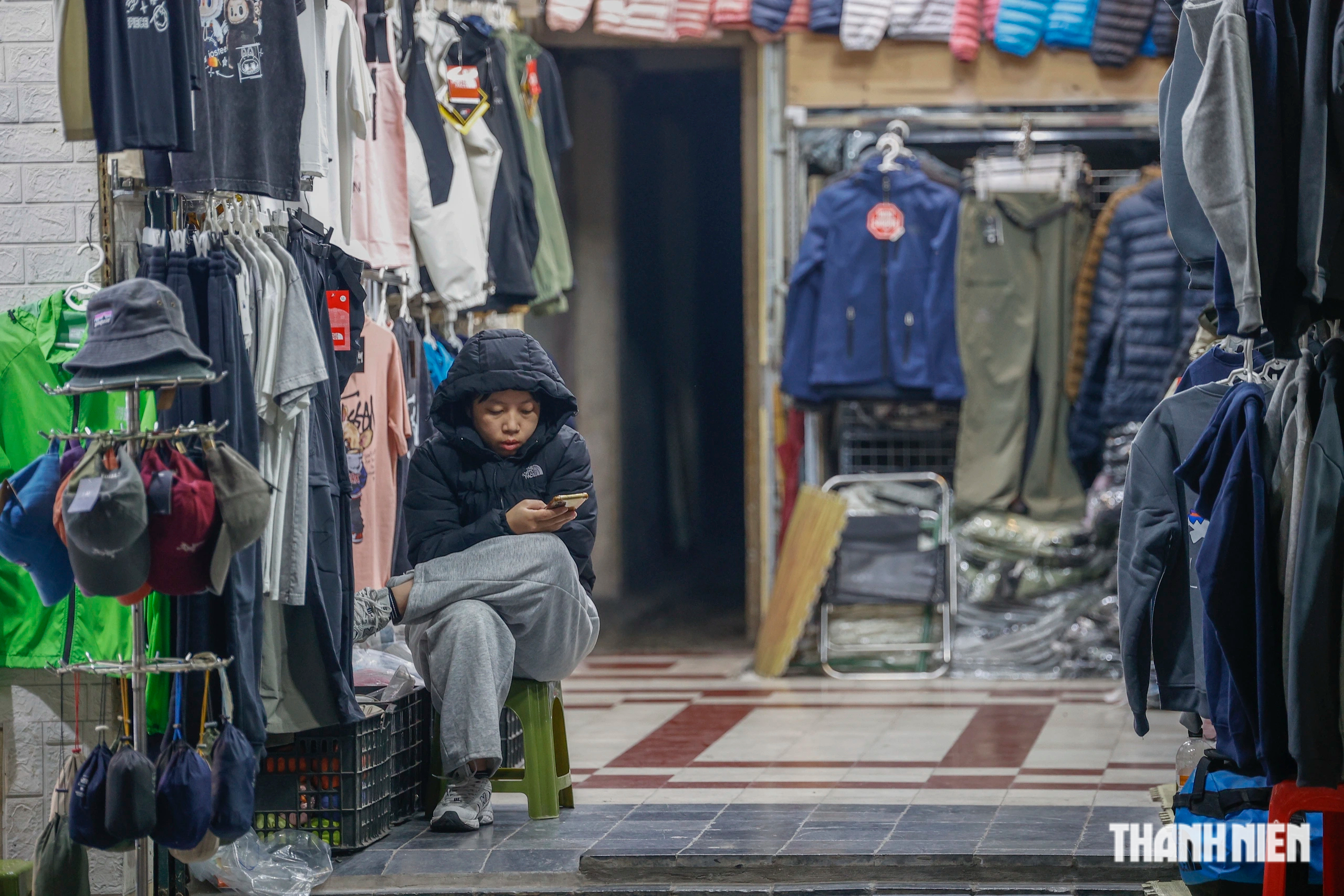 Người H&agrave; Nội co ro trong đ&ecirc;m r&eacute;t 11 độ C , cuộc sống trong gi&aacute; lạnh - Ảnh 3.