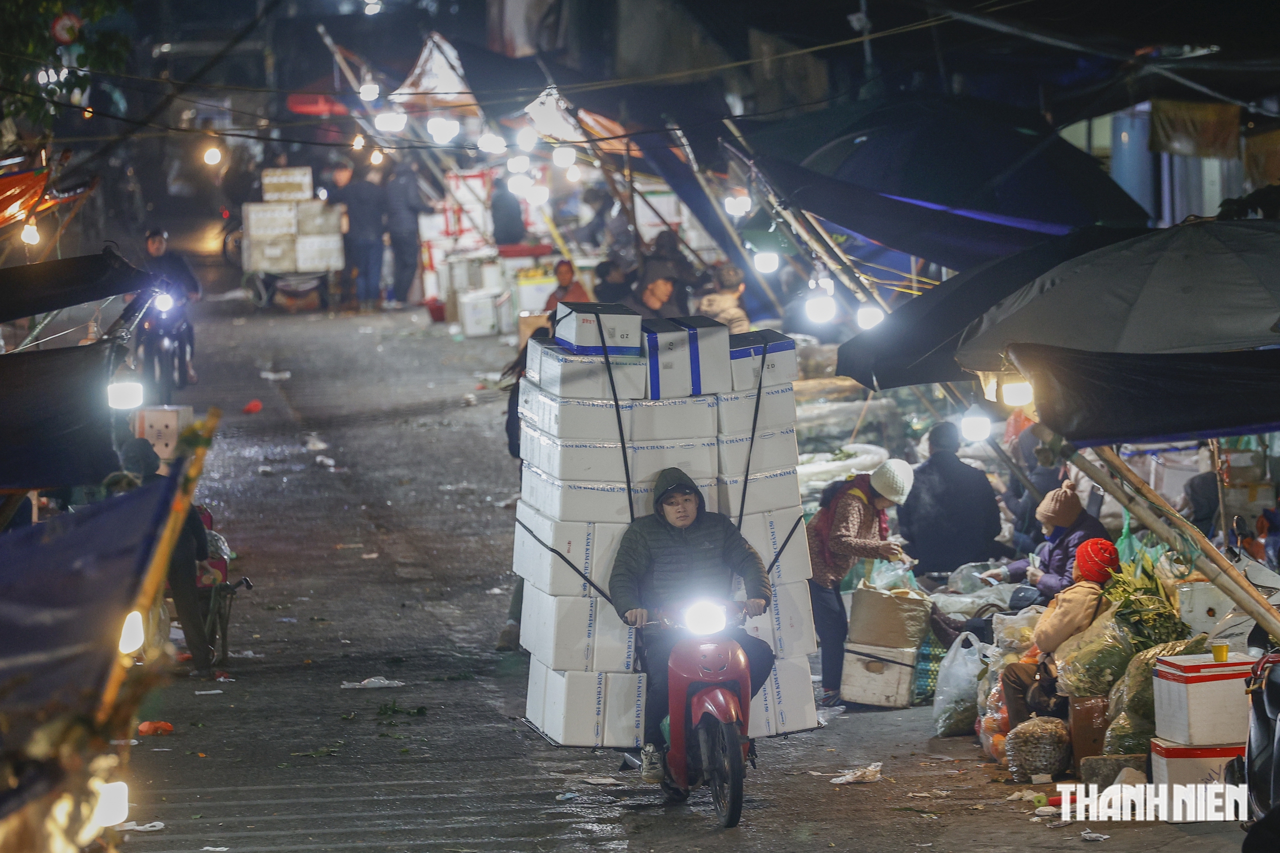 Người H&agrave; Nội co ro trong đ&ecirc;m r&eacute;t 11 độ C , cuộc sống trong gi&aacute; lạnh - Ảnh 12.