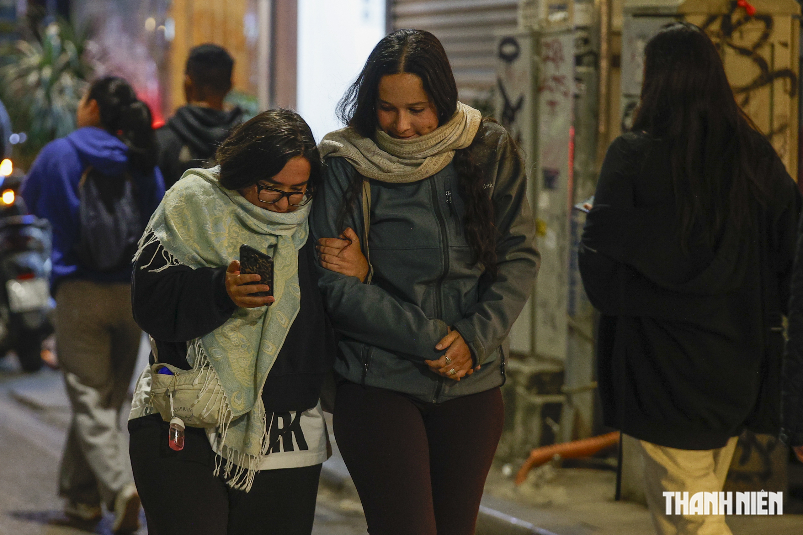 Người H&agrave; Nội co ro trong đ&ecirc;m r&eacute;t 11 độ C , cuộc sống trong gi&aacute; lạnh - Ảnh 6.