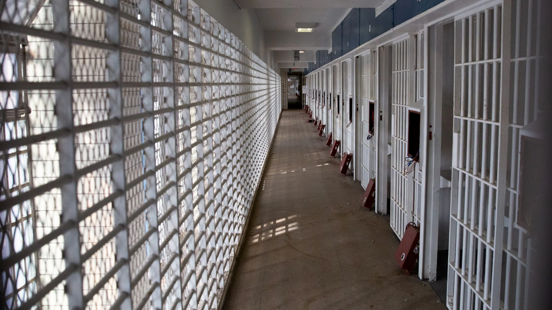 Nh&agrave; t&ugrave; giam giữ &ocirc;ng Maduro &lsquo;khủng khiếp, tồi t&agrave;n&rsquo; - Ảnh 1.