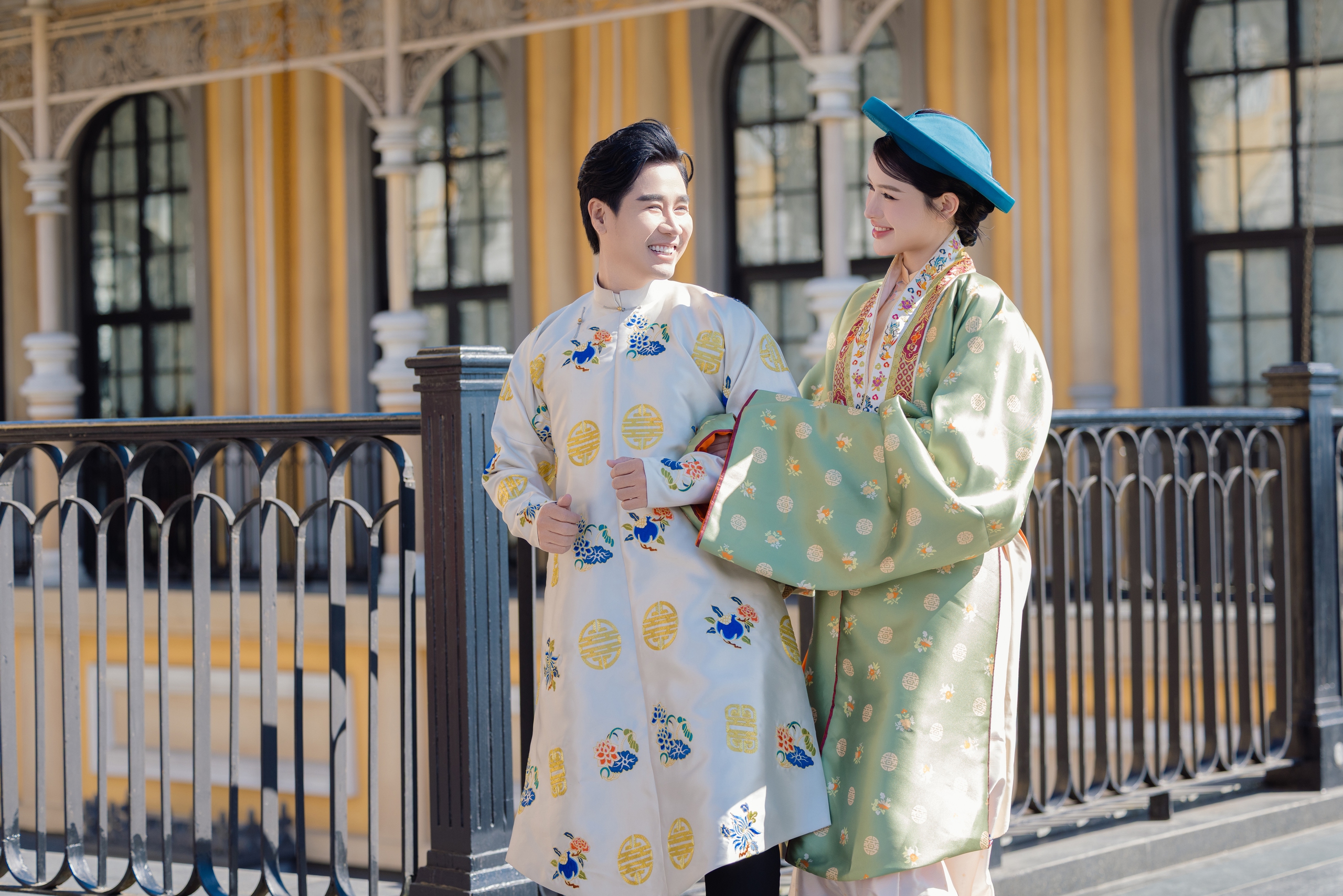 Nguy&ecirc;n Khang t&igrave;nh tứ b&ecirc;n đ&agrave;n em k&eacute;m 14 tuổi - Ảnh 2.