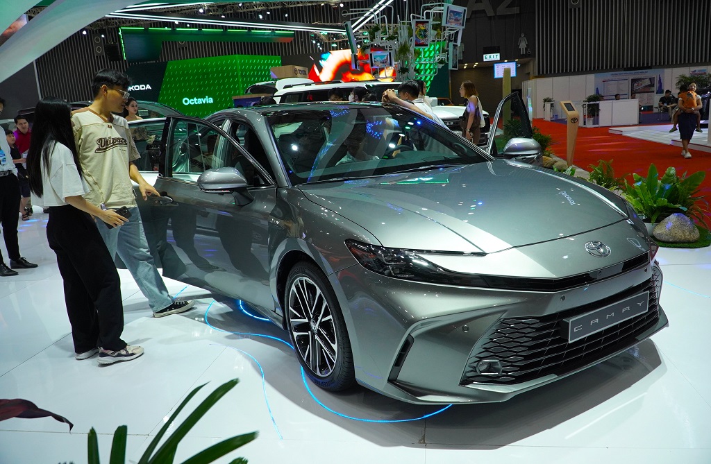 Toyota và Vinfast 'gây sốc' với chính sách kích cầu hết mức dịp đầu năm - Ảnh 2.