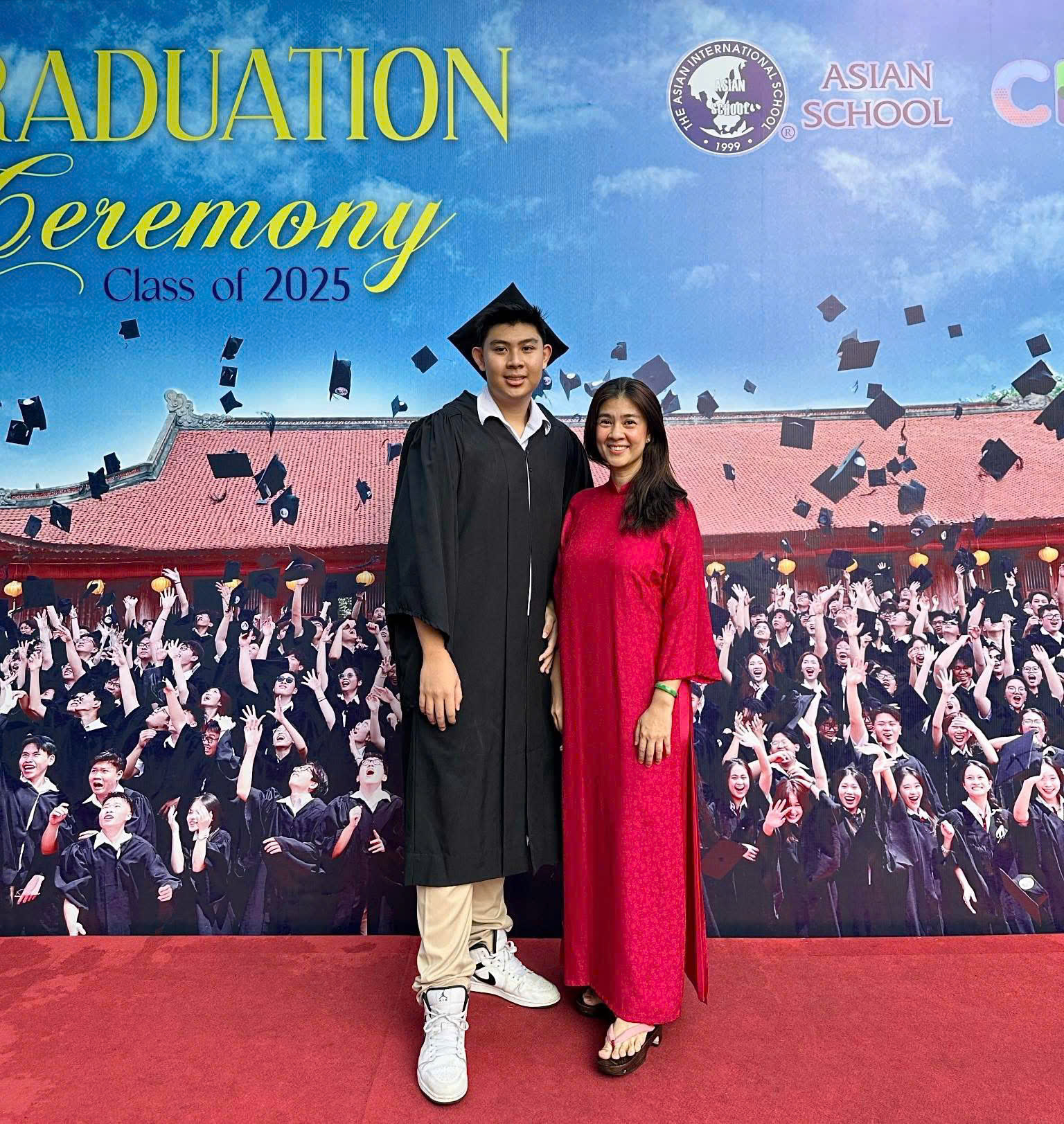 Diện mạo khác lạ của diễn viên Kim Thư - Ảnh 8.