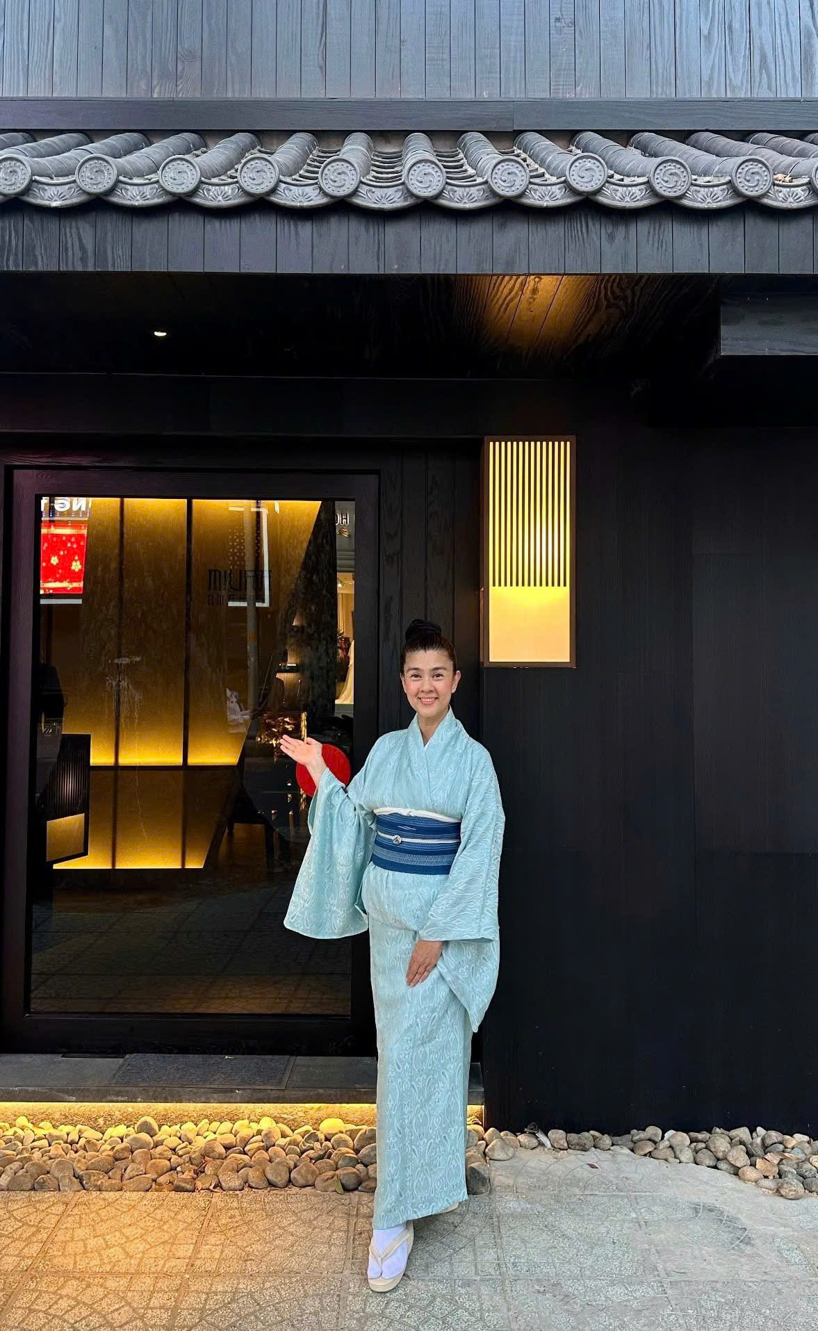 Diện mạo khác lạ của diễn viên Kim Thư - Ảnh 4.