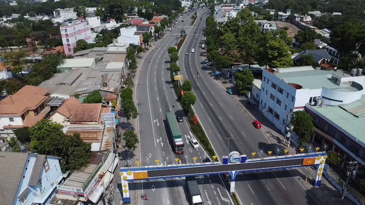 TP.HCM: Vì sao hầm chui hơn 1.000 tỉ đồng qua quốc lộ 13 chưa được thi công?- Ảnh 6. TP.HCM: Vì sao hầm chui hơn 1.000 tỉ đồng qua quốc lộ 13 chưa được thi công?- Ảnh 6.