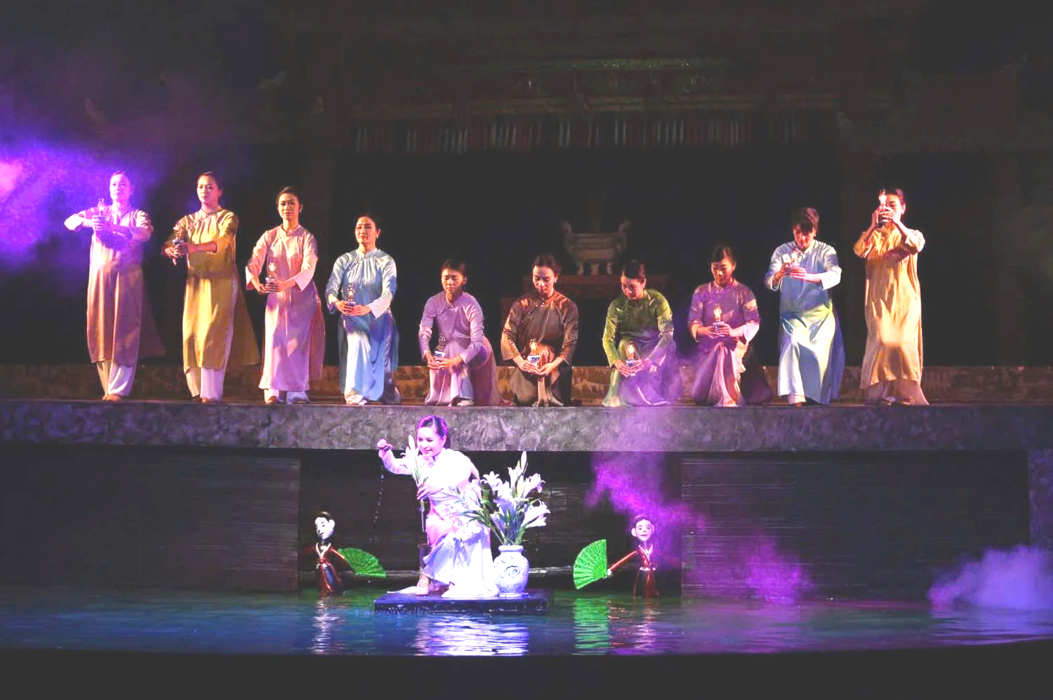 Thấy g&igrave; từ 'Cảm x&uacute;c Long Th&agrave;nh'? - Ảnh 1.