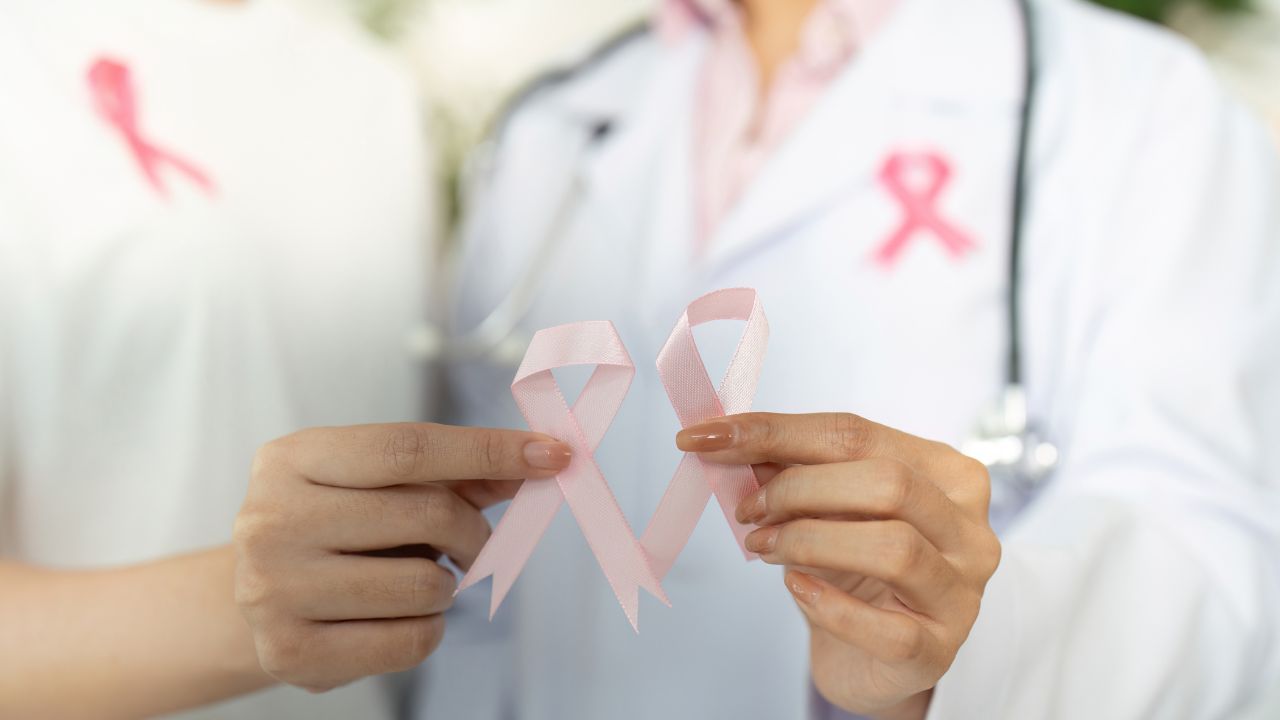 Ngủ đủ giấc v&agrave; giảm mỡ bụng gi&uacute;p giảm nguy cơ ung thư v&uacute; - Ảnh 1.