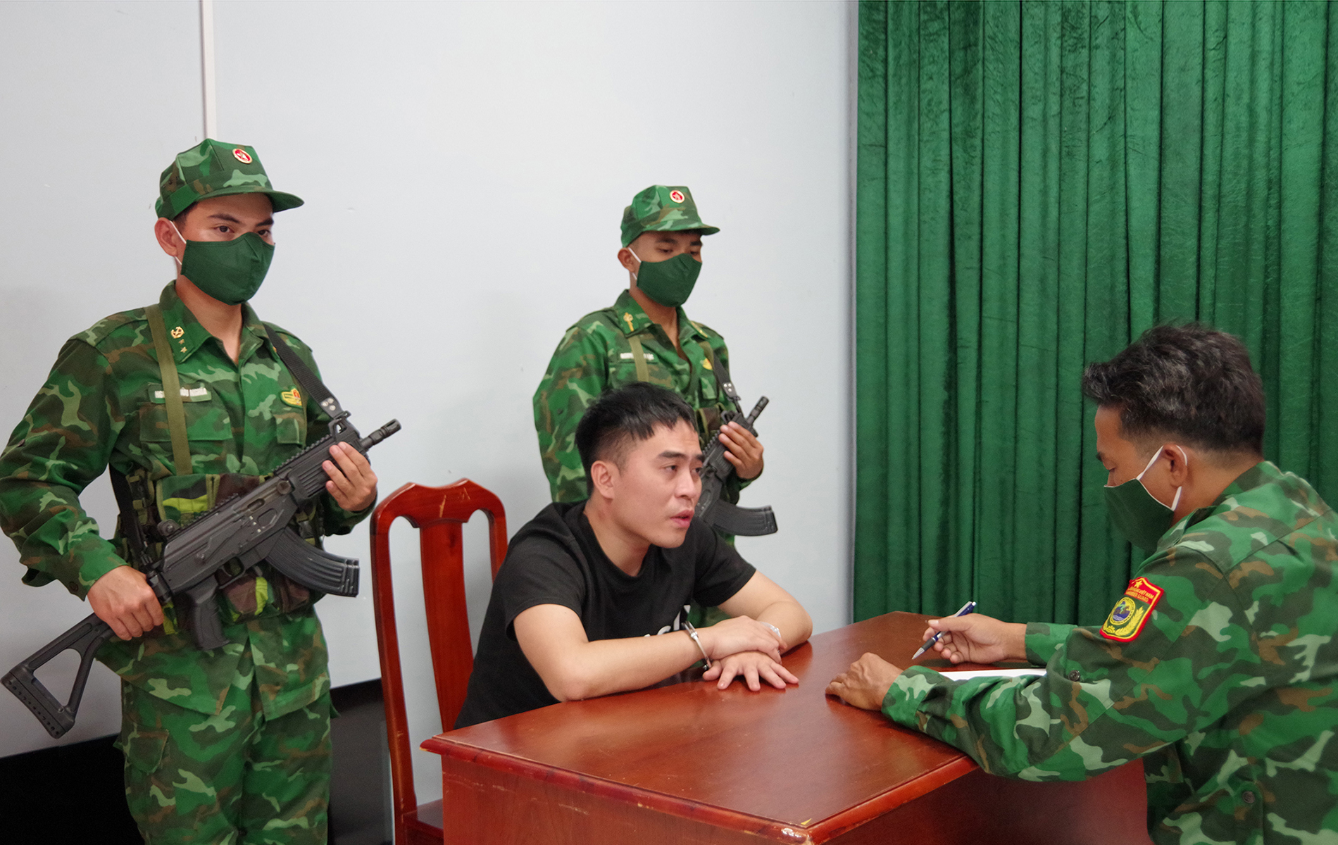 Tây Ninh: Vận chuyển 2,8 kg ma túy cho người Trung Quốc giá 5 triệu - Ảnh 2.