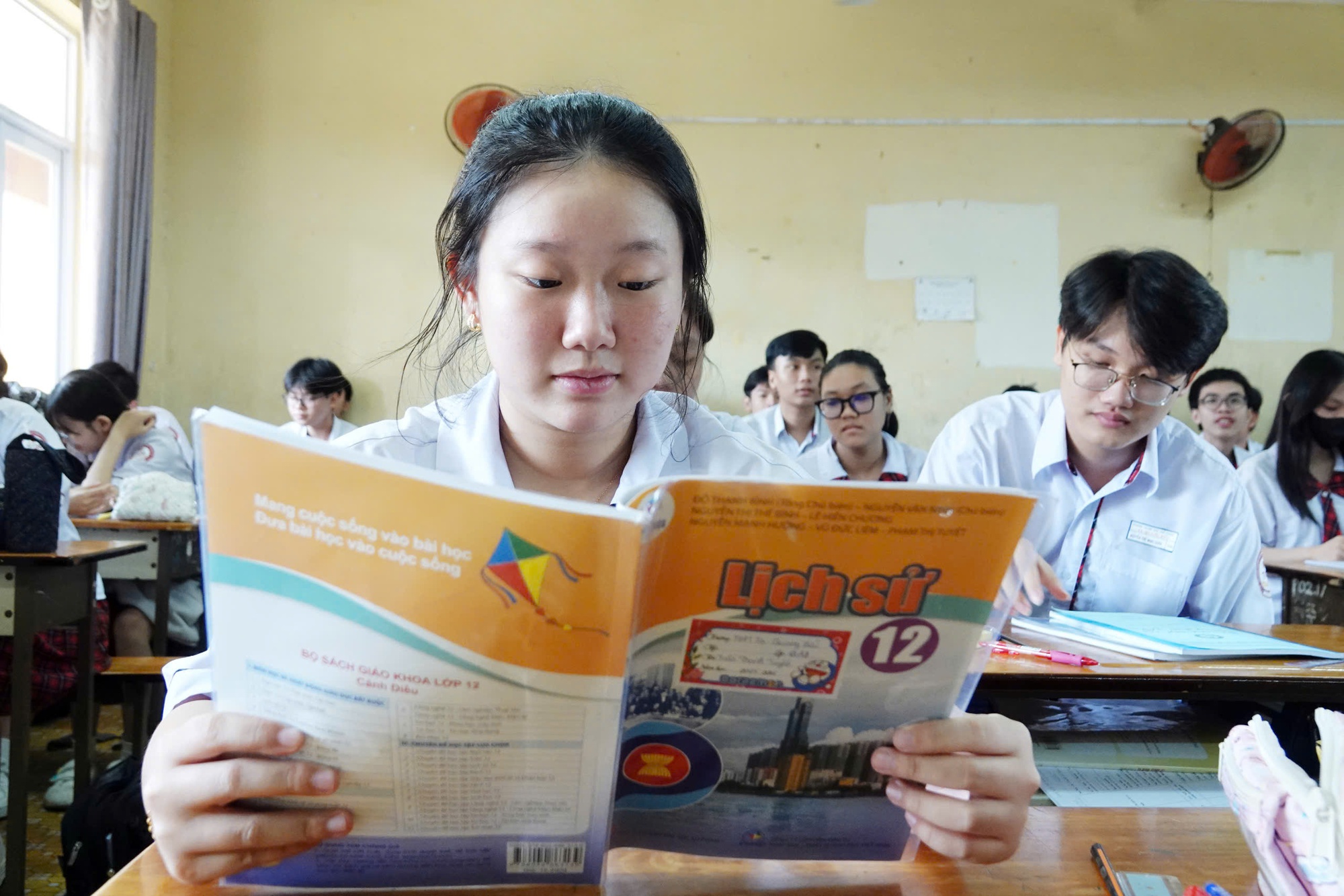 Cách tiếp cận lịch sử trong sách giáo khoa mới Cách tiếp cận lịch sử trong sách giáo khoa lịch sử mới - Ảnh 1.