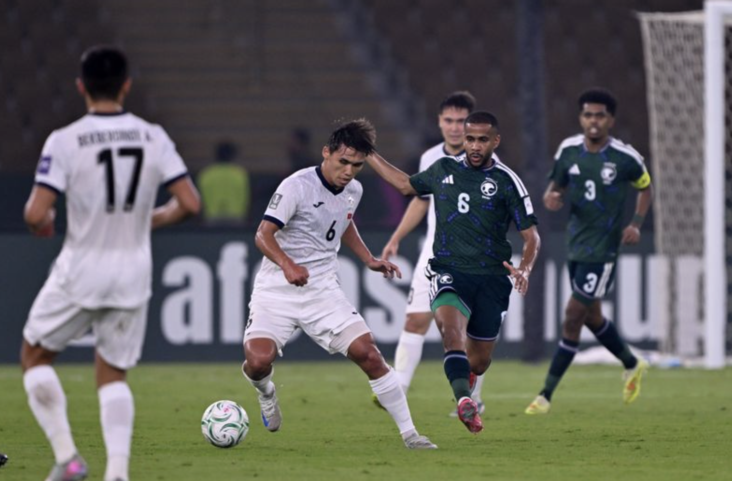 HLV U23 Kyrgyzstan nói thẳng về trình độ của U23 Việt Nam 3 U.23 Kyrgyzstan thua đau Ả Rập Xê Út, mất nhân tố cực quan trọng: HLV nói gì về U.23 Việt Nam?