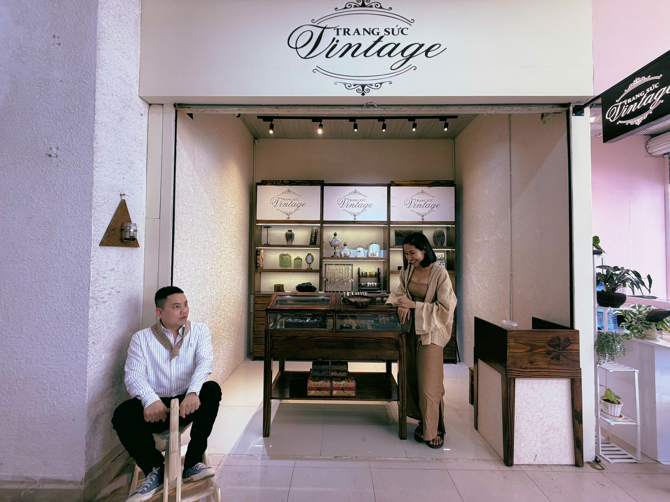 Khách du lịch đổ lên chợ mới Đà Lạt vì nhiều 'góc xinh' - Ảnh 2.