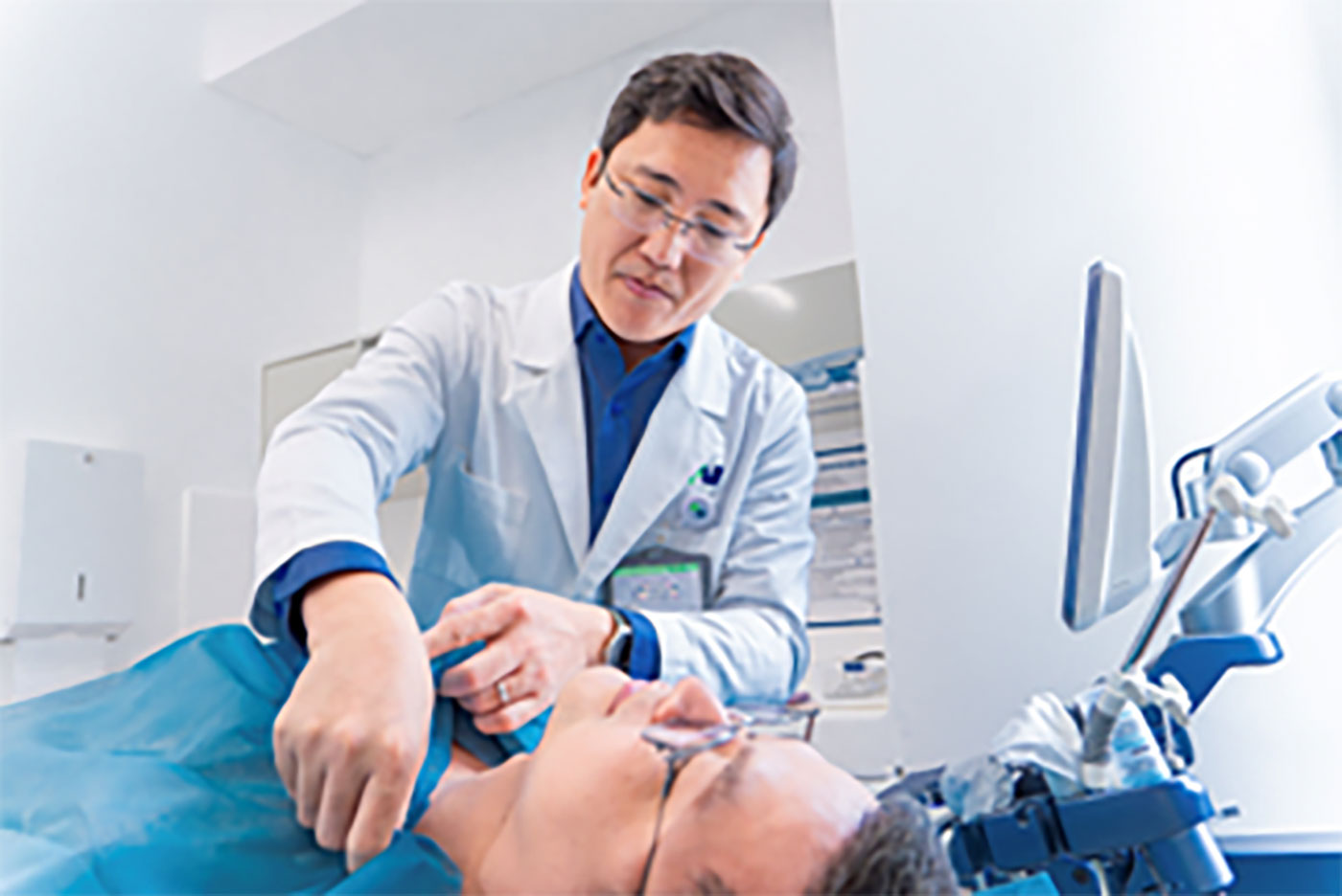 Bác Sĩ Đặng Đình Minh Thanh: Người Đưa ‘Bàn Tay Robot’ Chạm Đến Những Ca Mổ Khó  - Ảnh 2.