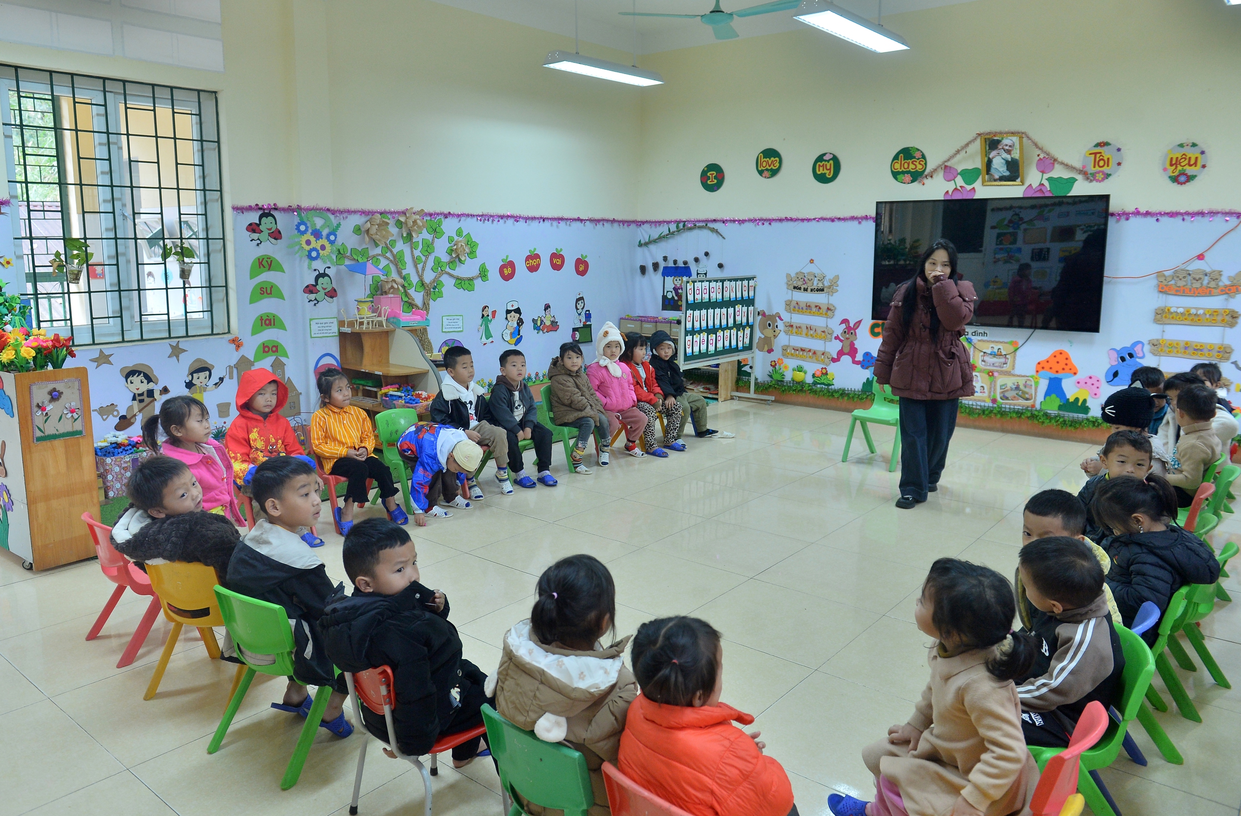 Dấu ấn Thanh Ni&ecirc;n nơi bi&ecirc;n cương Tổ quốc: Viết tiếp ước mơ cho trẻ mồ c&ocirc;i- Ảnh 1.