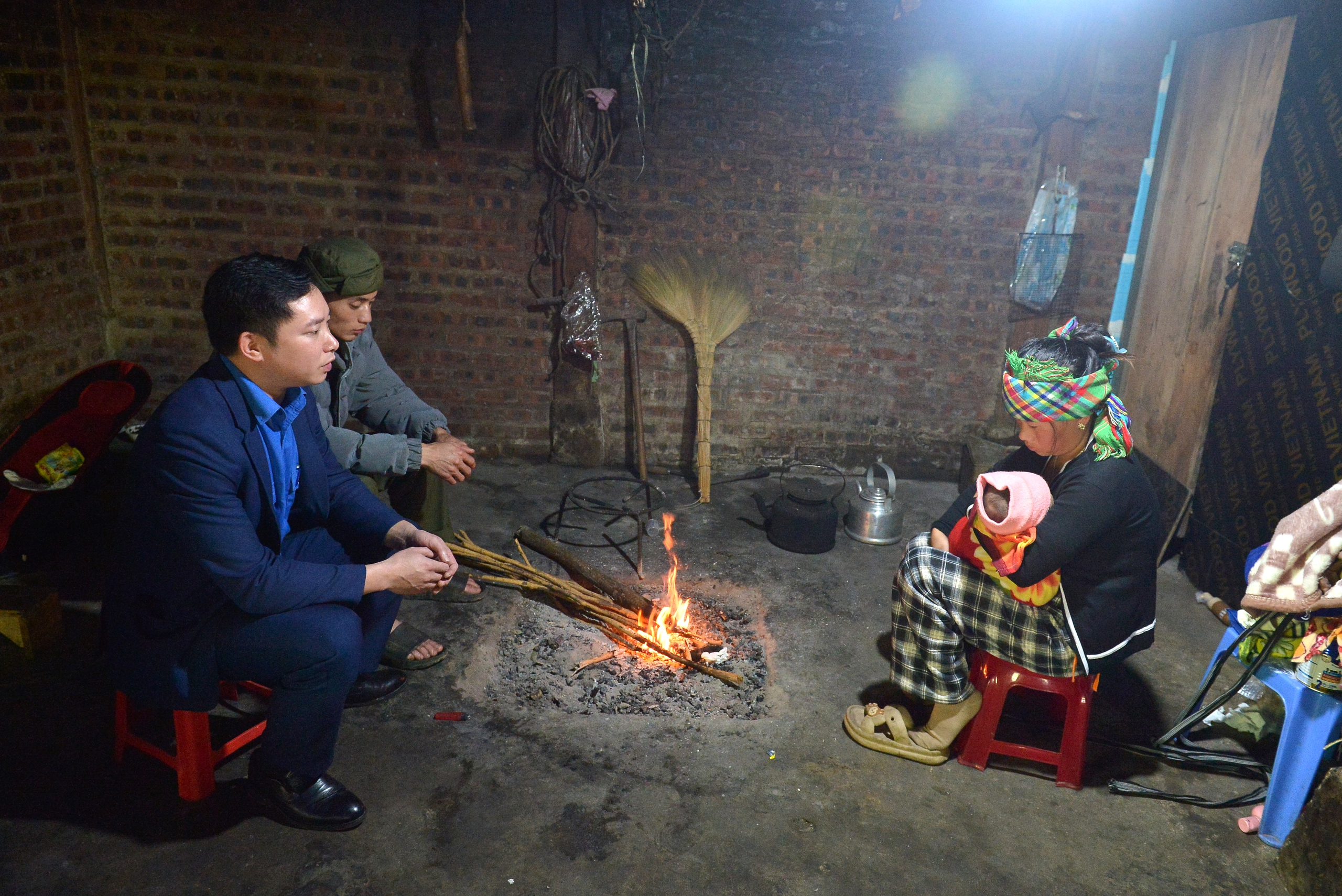 Dấu ấn Thanh Ni&ecirc;n nơi bi&ecirc;n cương Tổ quốc: Viết tiếp ước mơ cho trẻ mồ c&ocirc;i- Ảnh 12.