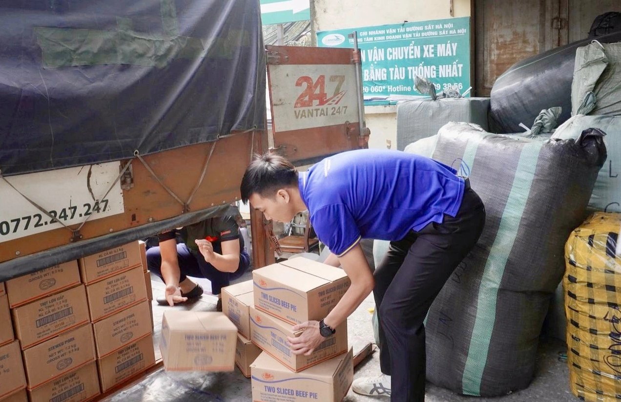 Đồ hộp Hạ Long tạm ngừng sản xuất nhưng vẫn giữ lương cho công nhân - Ảnh 2.