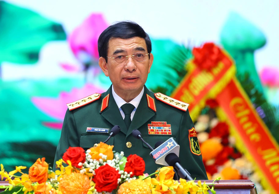 Giới thiệu đại tướng Phan Văn Giang ứng cử ĐBQH kh&oacute;a XVI- Ảnh 1.