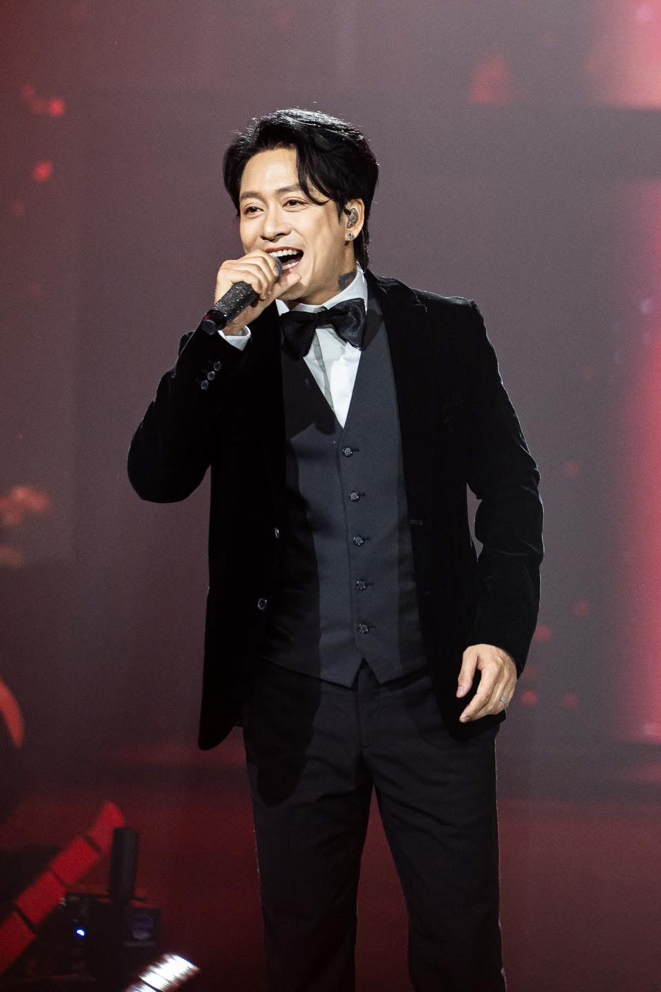 Tuấn Hưng &lsquo;xấu hổ&rsquo; v&igrave; sự cố tr&igrave;nh diễn- Ảnh 2.