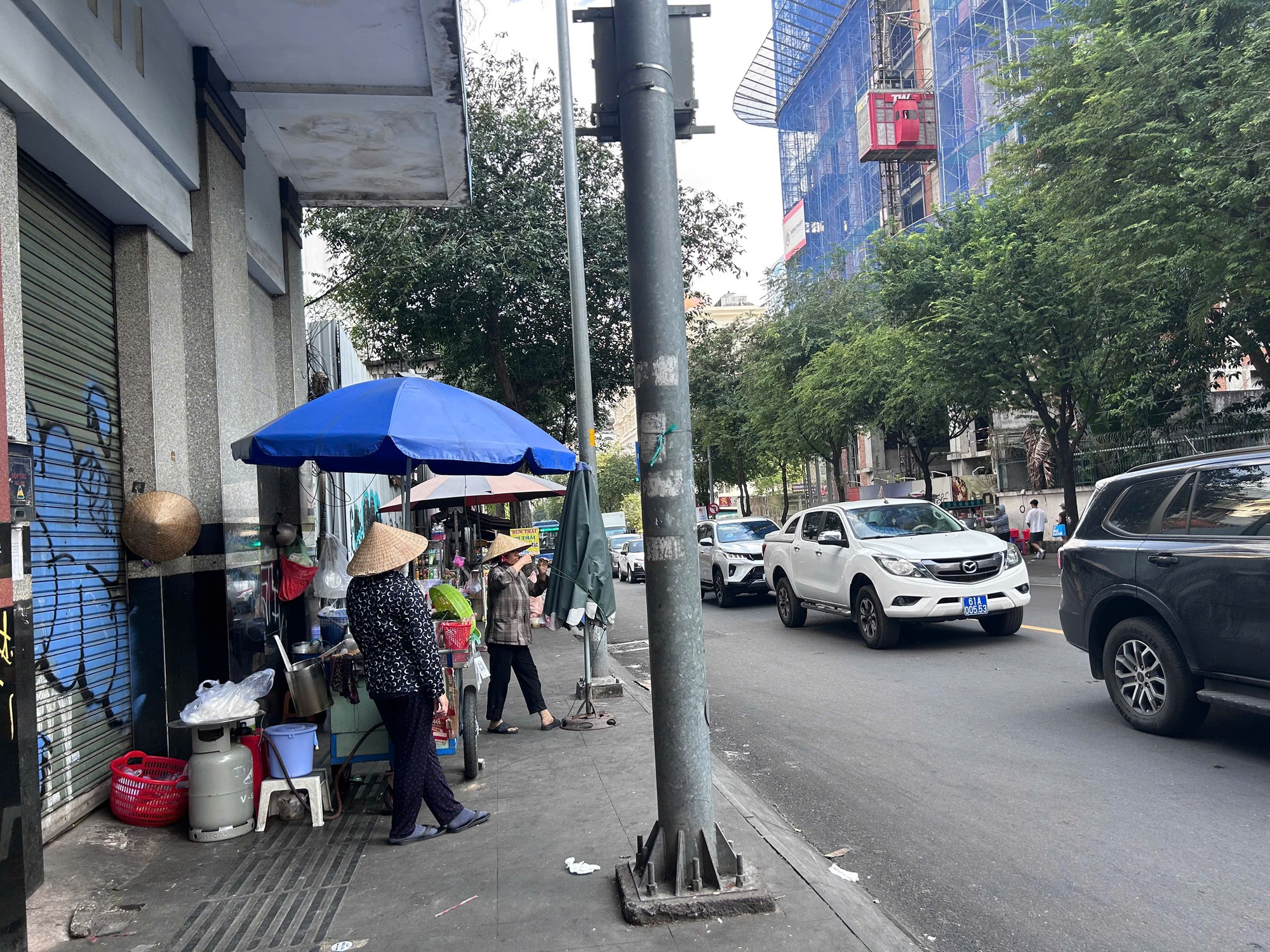 Hẻm ăn vặt TP . HCM bất ngờ đ&oacute;ng cửa khiến giới trẻ tiếc nuối - Ảnh 2.