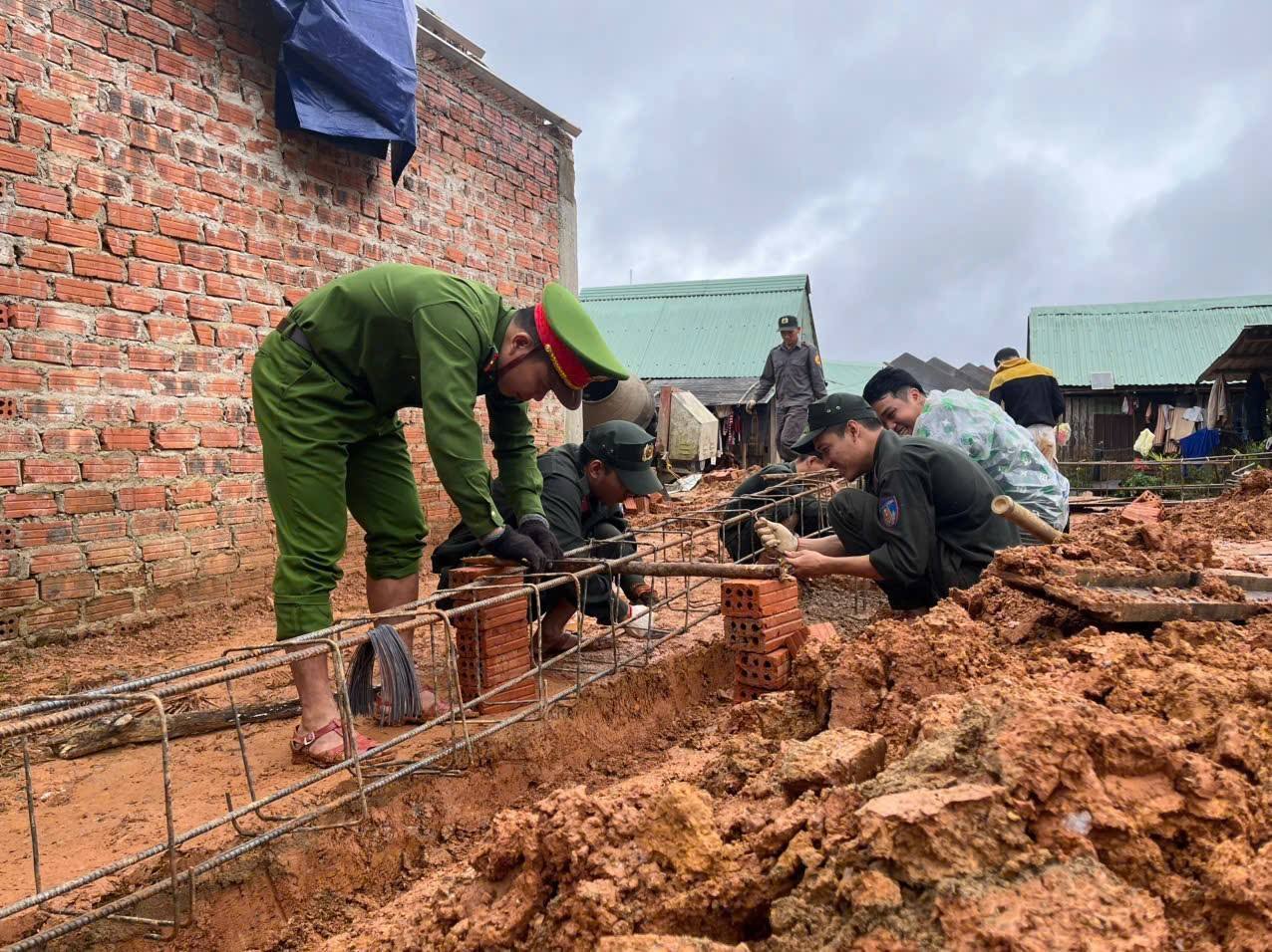 Tổng kết Chiến dịch Quang Trung: Dựng lại mái ấm, lan tỏa niềm tin từ lòng dân - Ảnh 2.
