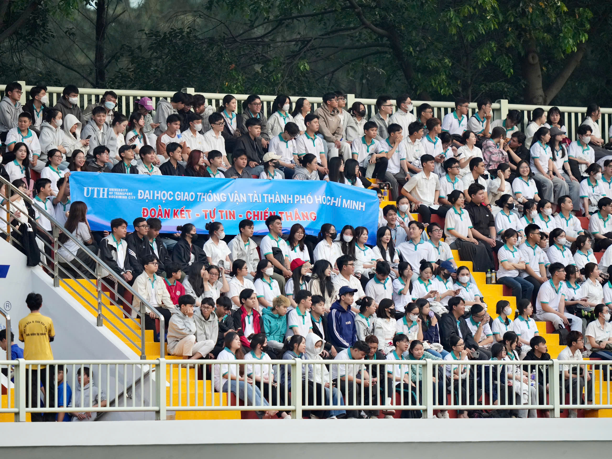 Những h&igrave;nh ảnh đẹp, tr&agrave;n đầy năng lượng tại ng&agrave;y khai mạc TNSV THACO cup 2026 - Ảnh 10.