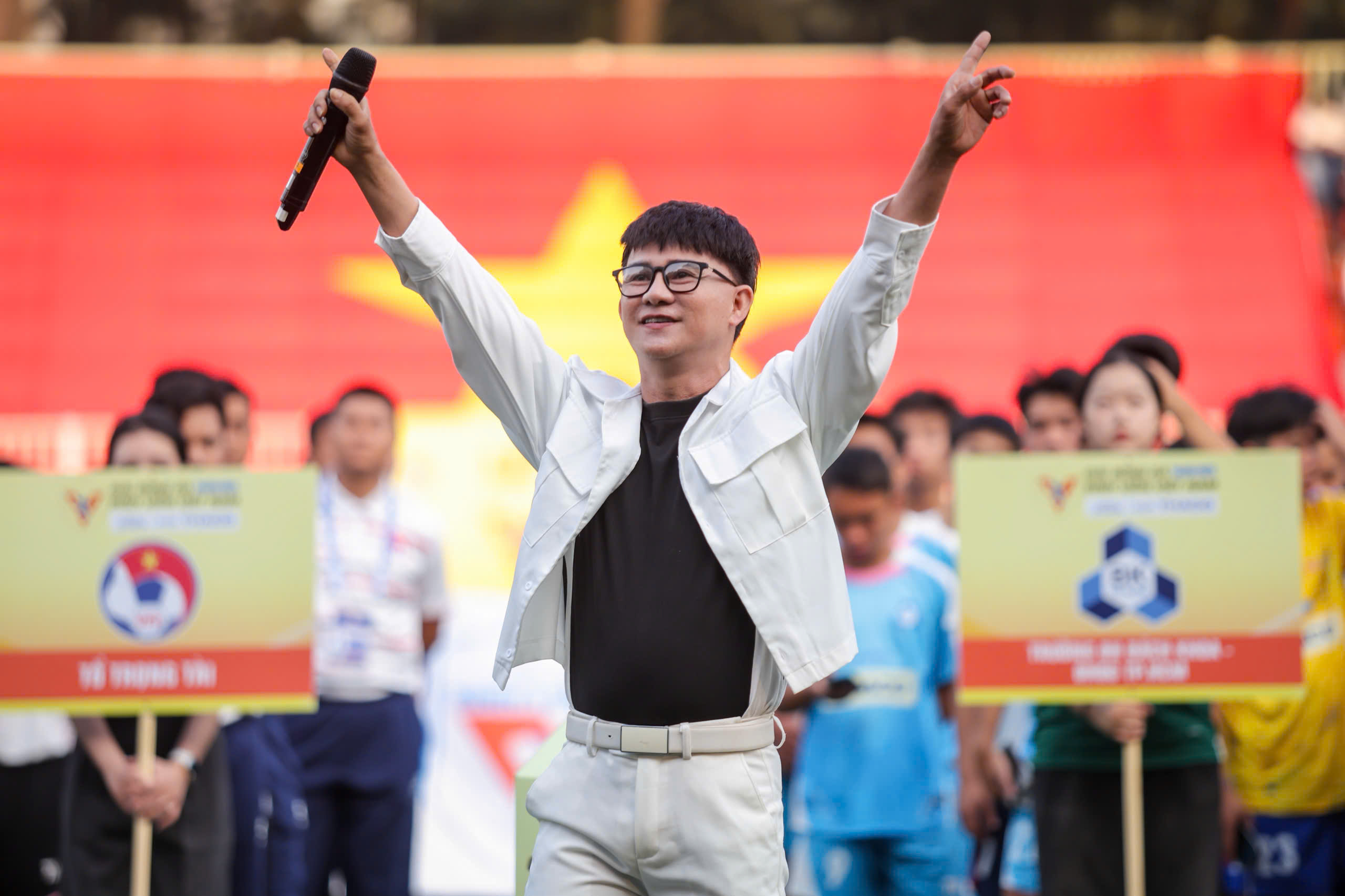 Những h&igrave;nh ảnh đẹp, tr&agrave;n đầy năng lượng tại ng&agrave;y khai mạc TNSV THACO cup 2026 - Ảnh 12.