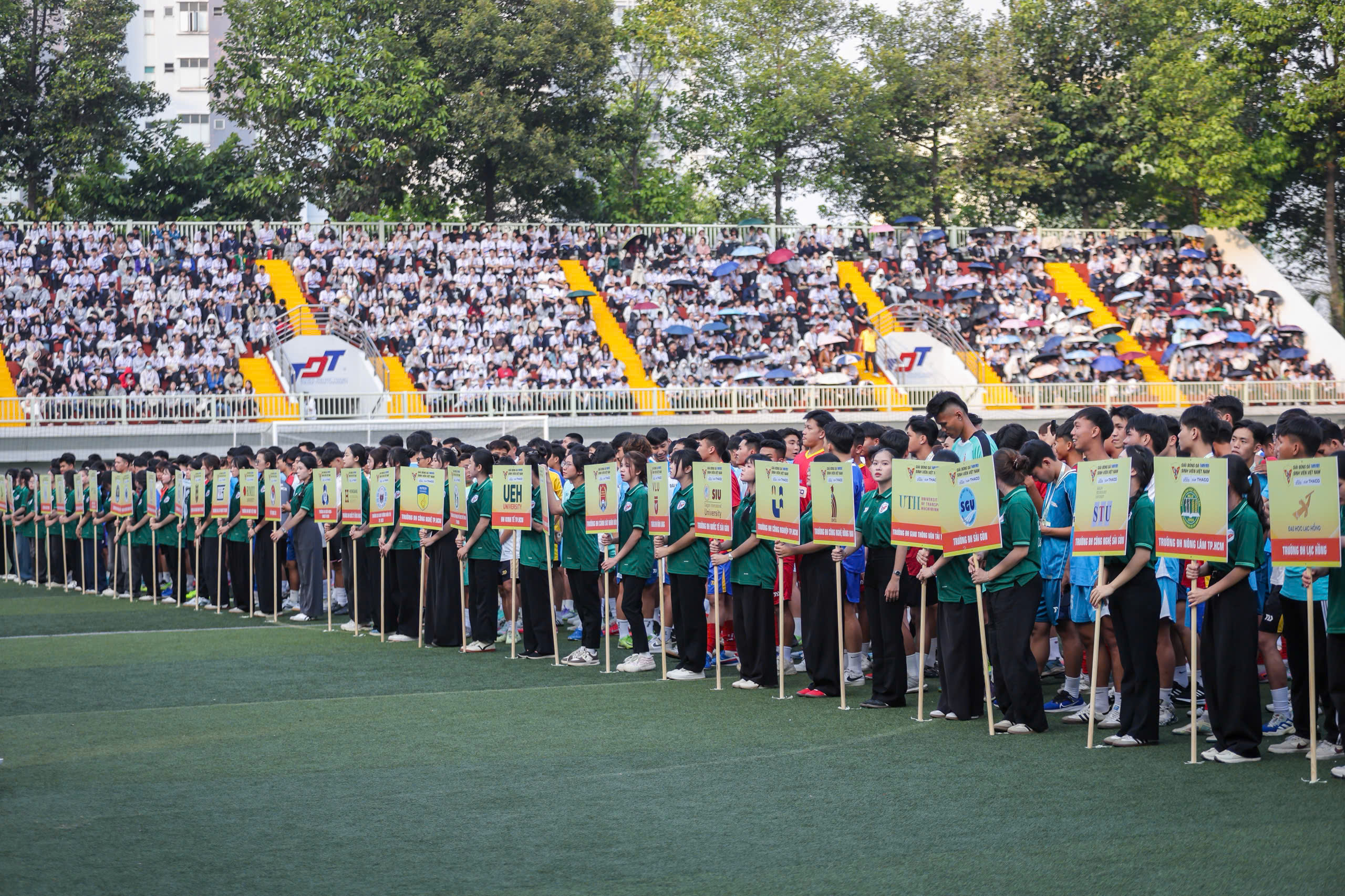 Những h&igrave;nh ảnh đẹp, tr&agrave;n đầy năng lượng tại ng&agrave;y khai mạc TNSV THACO cup 2026 - Ảnh 9.