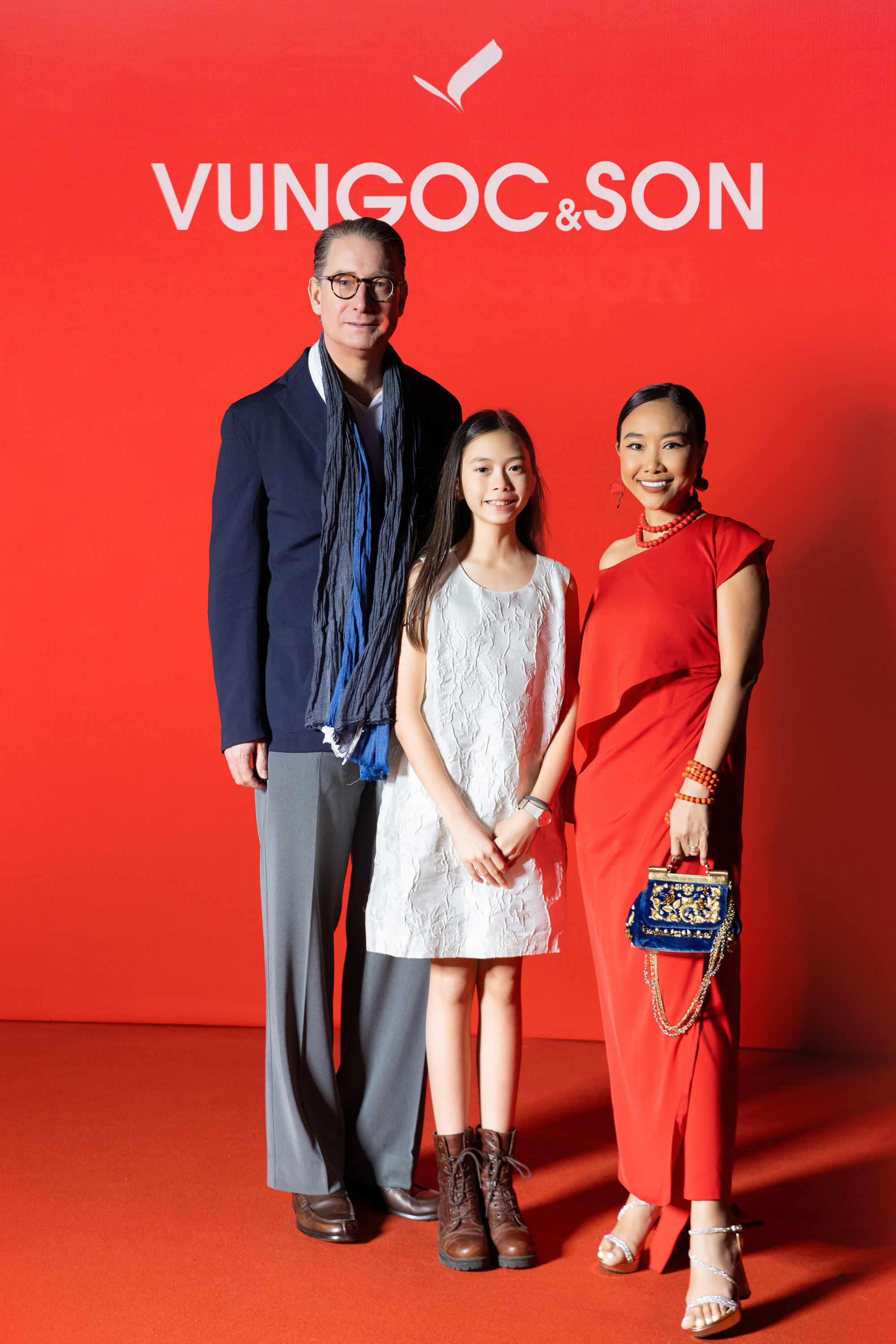 D&agrave;n hoa hậu, &aacute; hậu đọ sắc tại thảm đỏ 'VUNGOC&SON' - Ảnh 5.