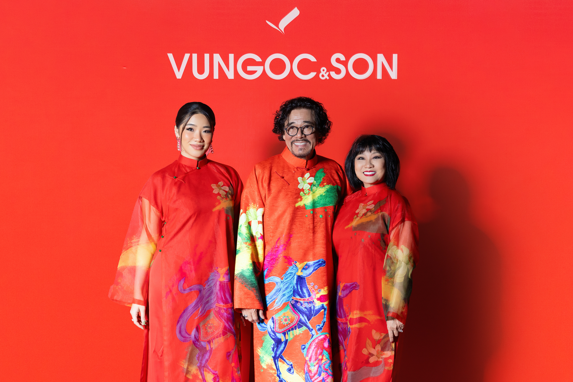 D&agrave;n hoa hậu, &aacute; hậu đọ sắc tại thảm đỏ 'VUNGOC&SON' - Ảnh 4.