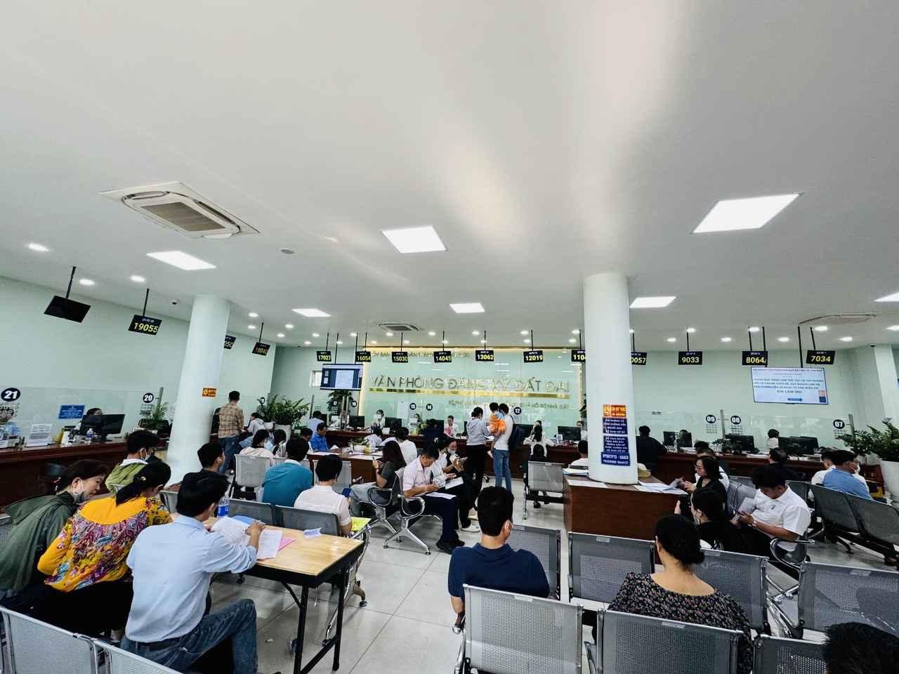 Không được yêu cầu người dân cung cấp giấy tờ đã có trong cơ sở dữ liệu- Ảnh 1.