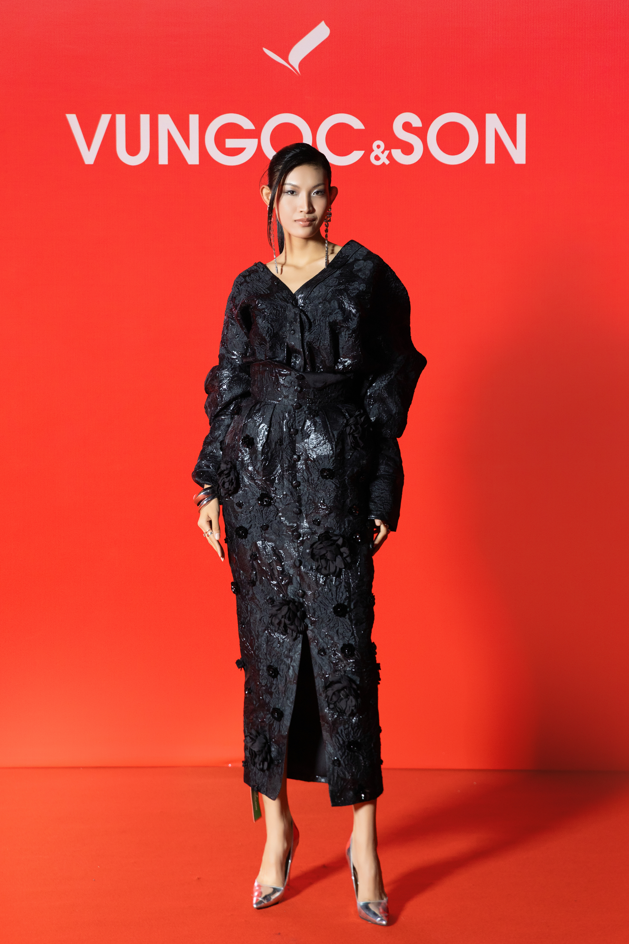 D&agrave;n hoa hậu, &aacute; hậu đọ sắc tại thảm đỏ 'VUNGOC&SON' - Ảnh 11.