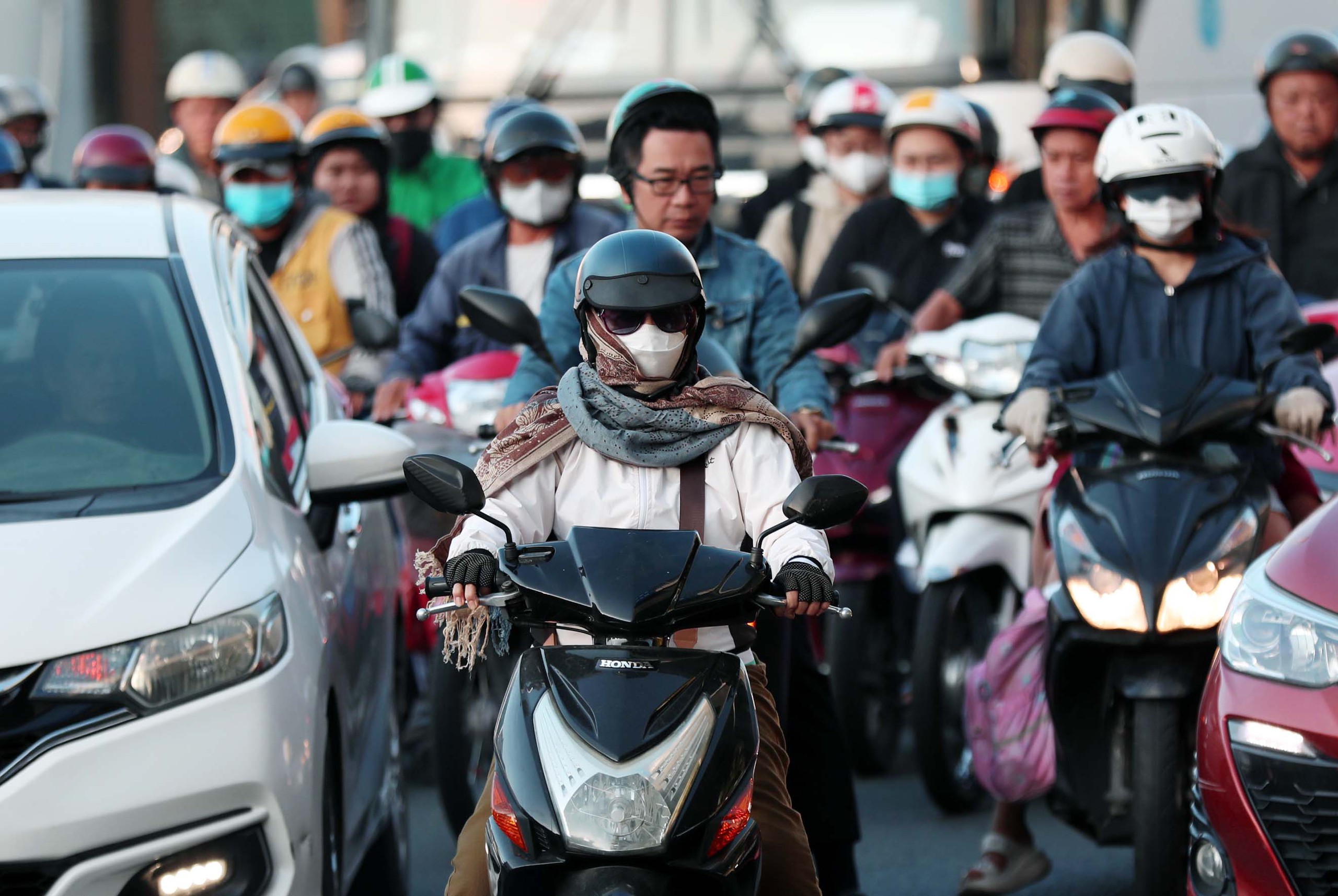 Thời tiết TP.HCM se lạnh đến khi nào? Dự báo chi tiết từ nay đến 20.1- Ảnh 1.