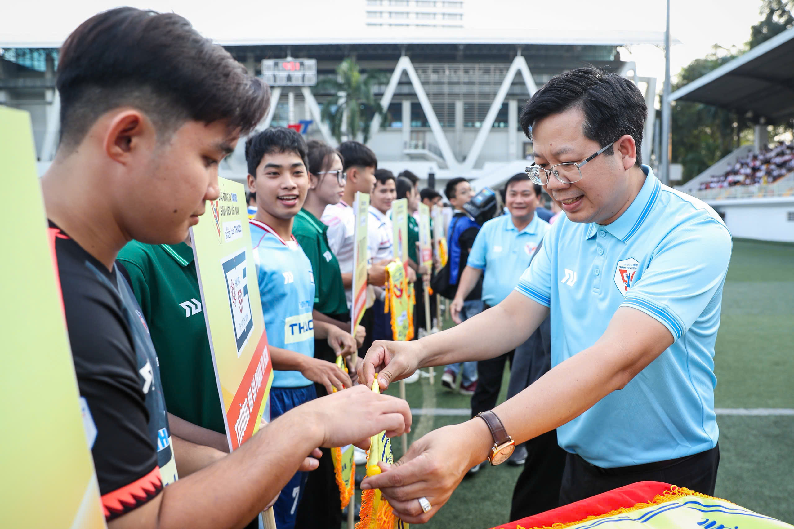 Rực rỡ lễ khai mạc TNSV THACO cup 2026: Ng&agrave;y hội lớn đậm chất sinh vi&ecirc;n, chuy&ecirc;n nghiệp v&agrave; hấp dẫn - Ảnh 16.
