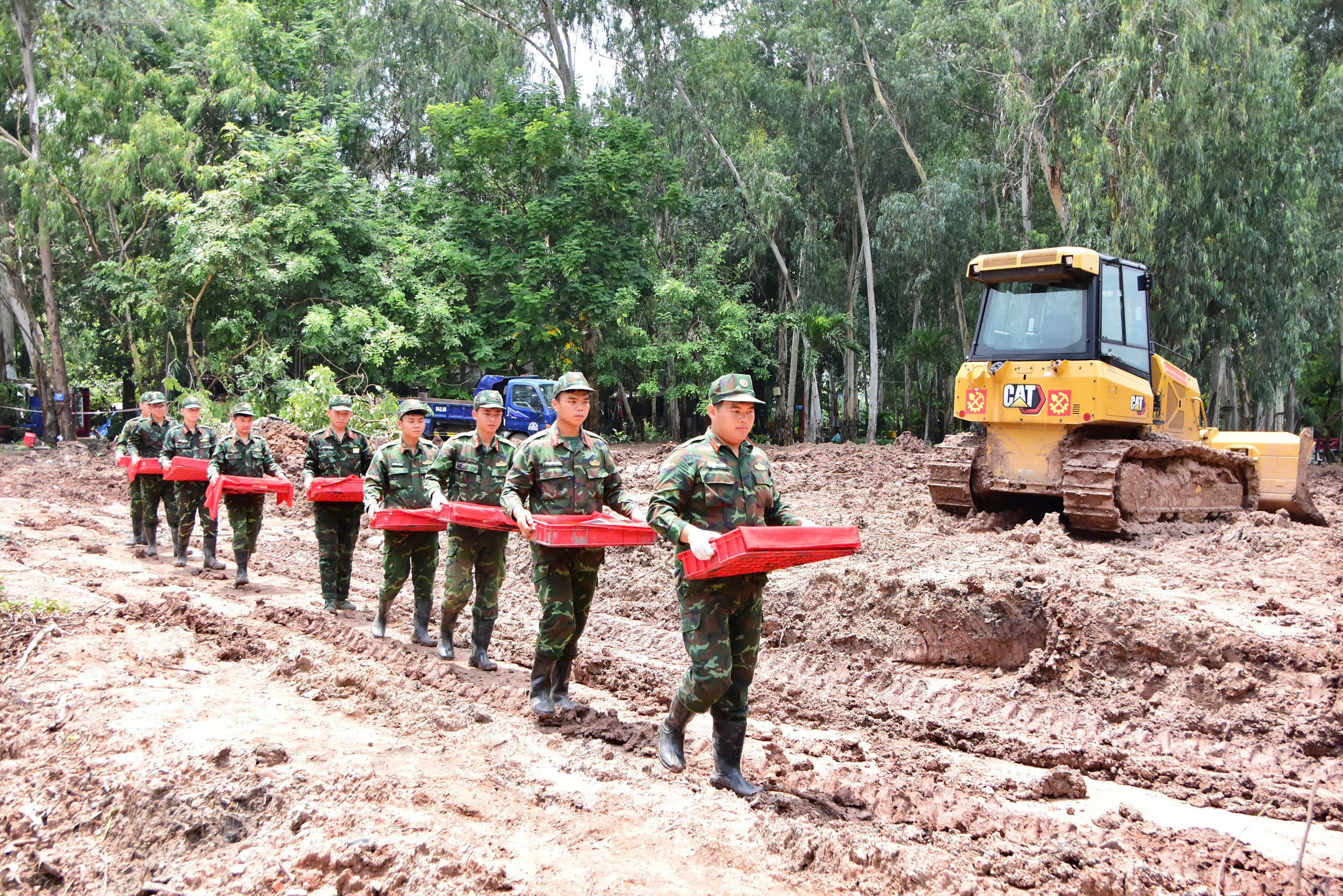 Hơn 3 tháng tìm kiếm, quy tập 701 hài cốt tại công viên Lê Thị Riêng - Ảnh 2.