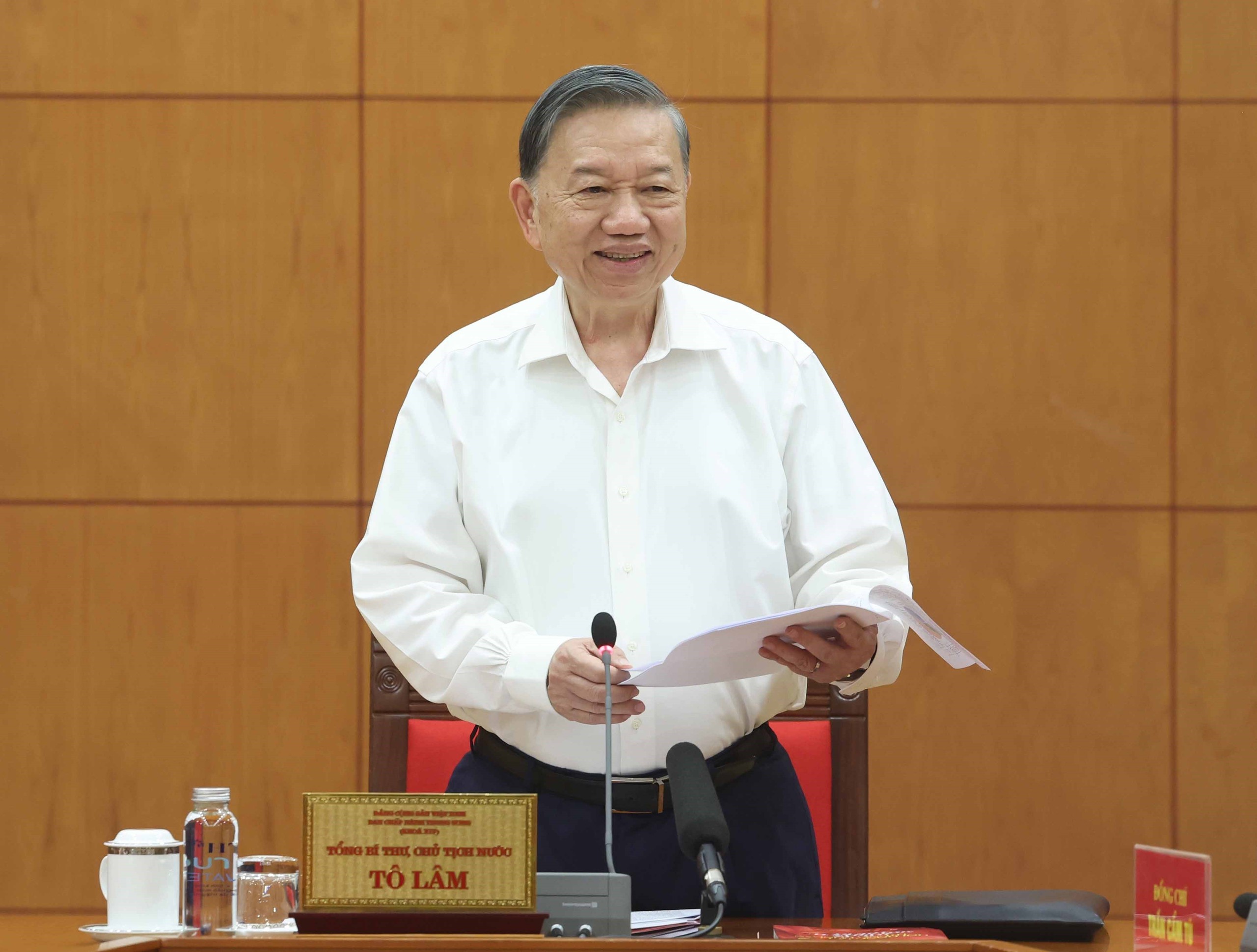 Công tác tư tưởng phải sát thực tiễn, gần nhân dân - Ảnh 1.