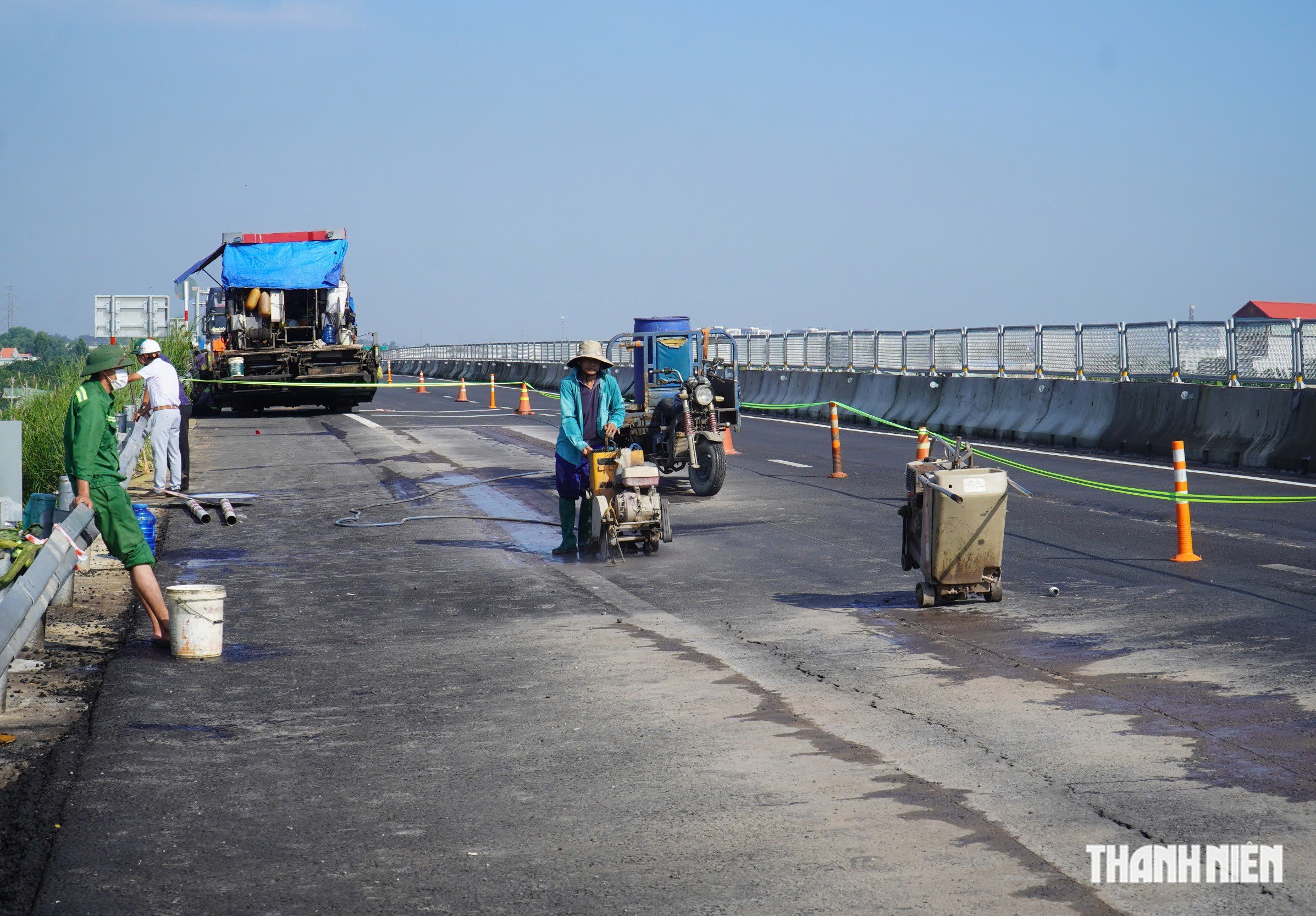 Vết lún, nứt trên cao tốc Biên Hòa - Vũng Tàu đang được khắc phục - Ảnh 1.