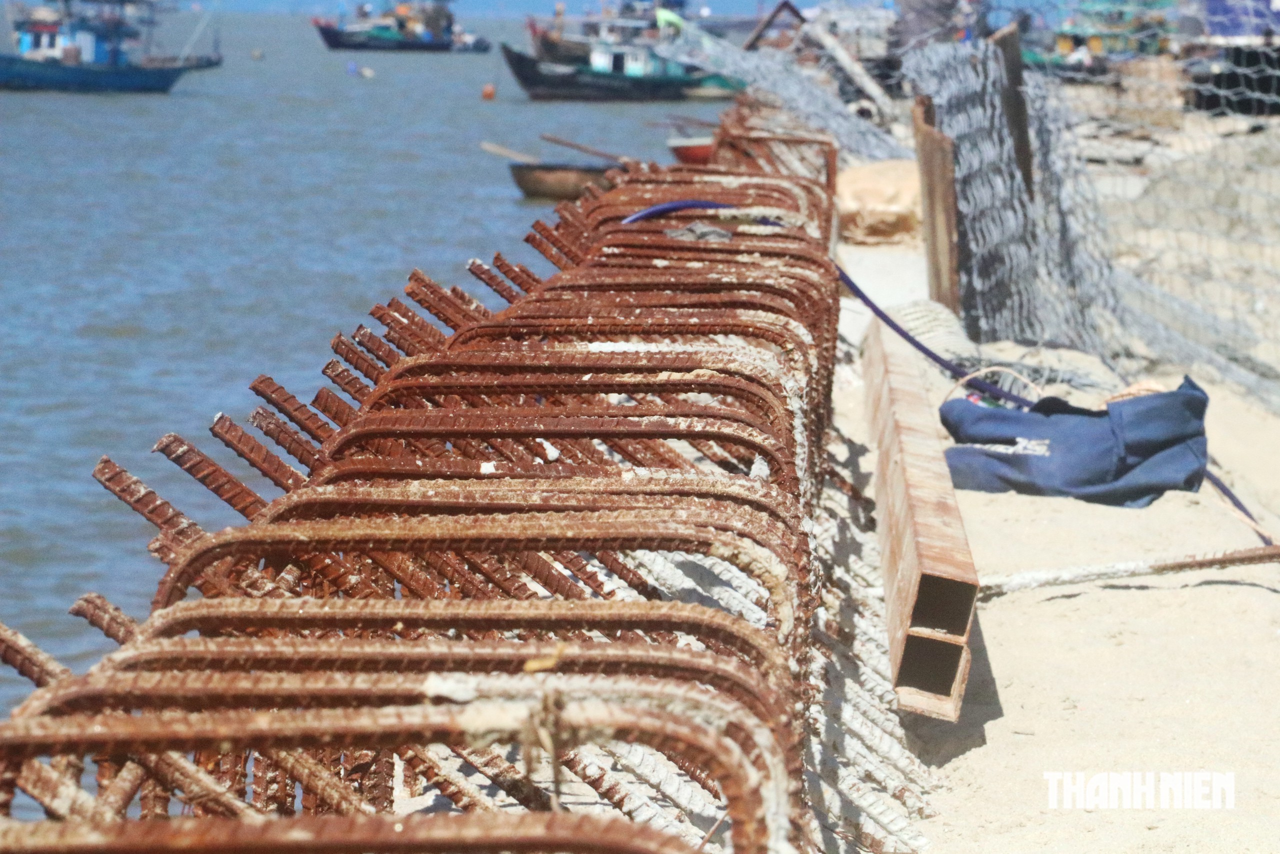 Hàng ngàn người từng ôm bao cát giữ bờ, nay An Lương có 'lá chắn' mới- Ảnh 4.