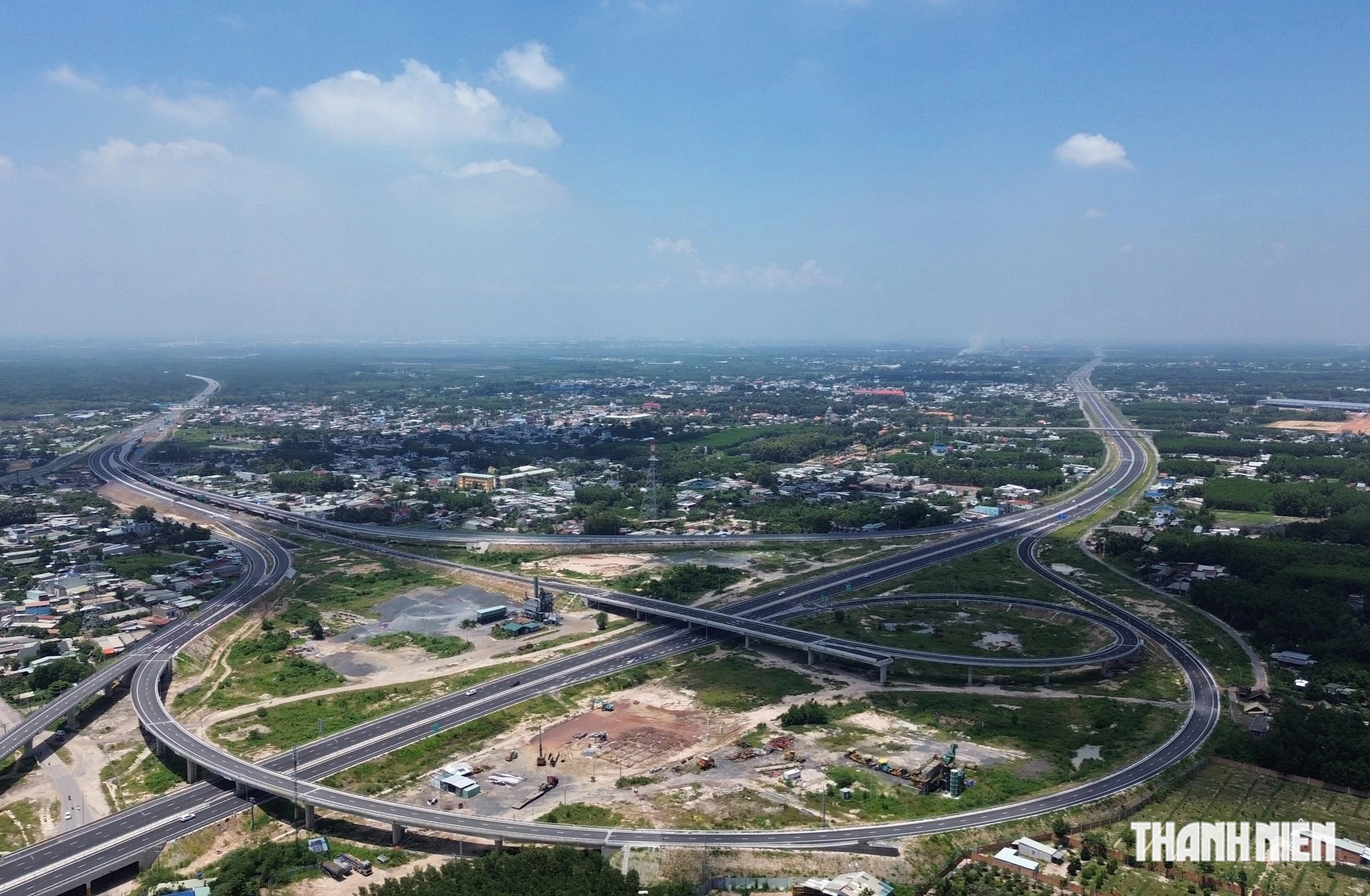 Cao tốc Bến Lức - Long Thành chính thức thông xe toàn tuyến- Ảnh 2.