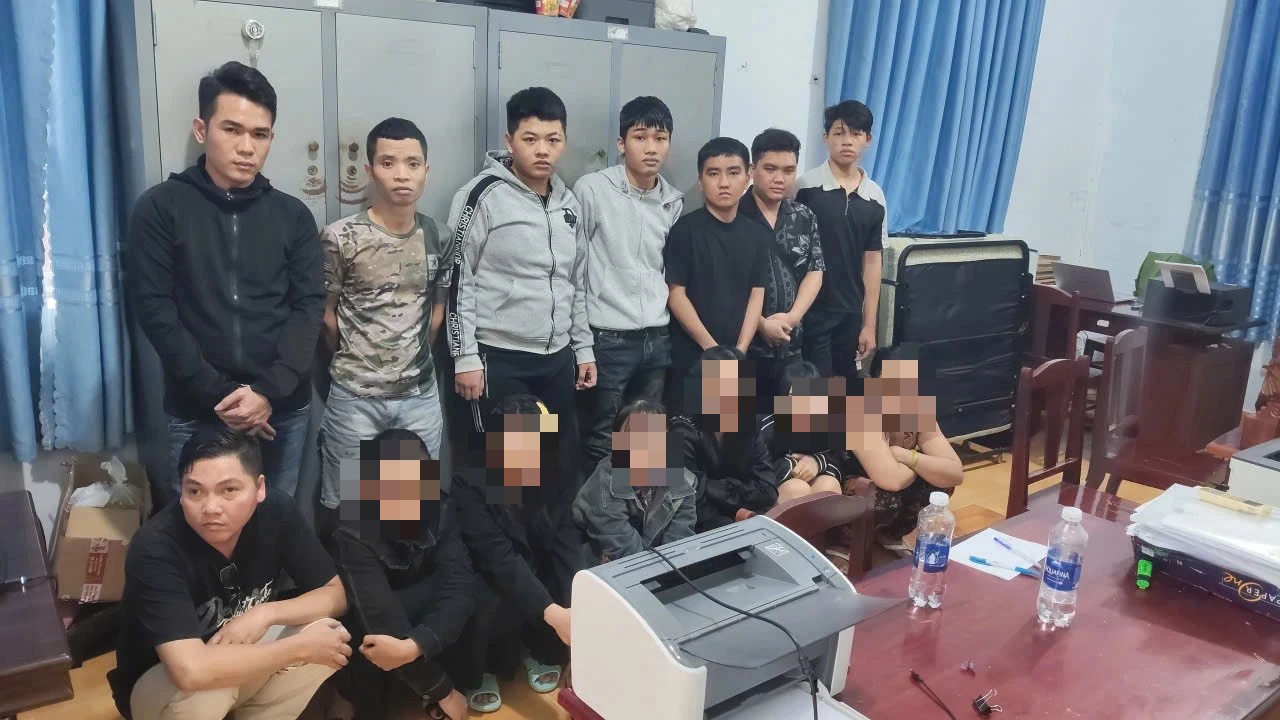 Triệt phá đường dây mại dâm ở Phú Quốc có cô gái 16 tuổi- Ảnh 1.