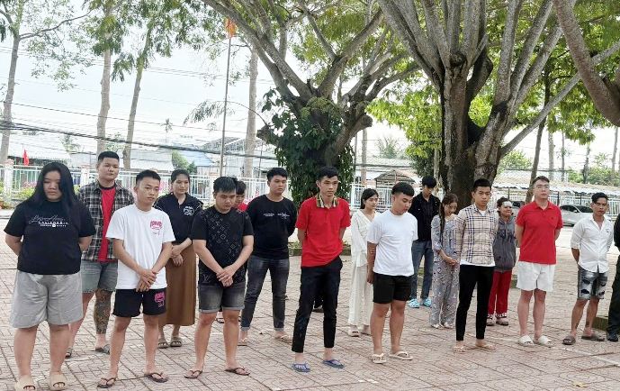 Đường dây lừa đảo vàng ảo Phantom chiếm đoạt 26,5 tỉ đồng: 24 bị can sa lưới - Ảnh 1.