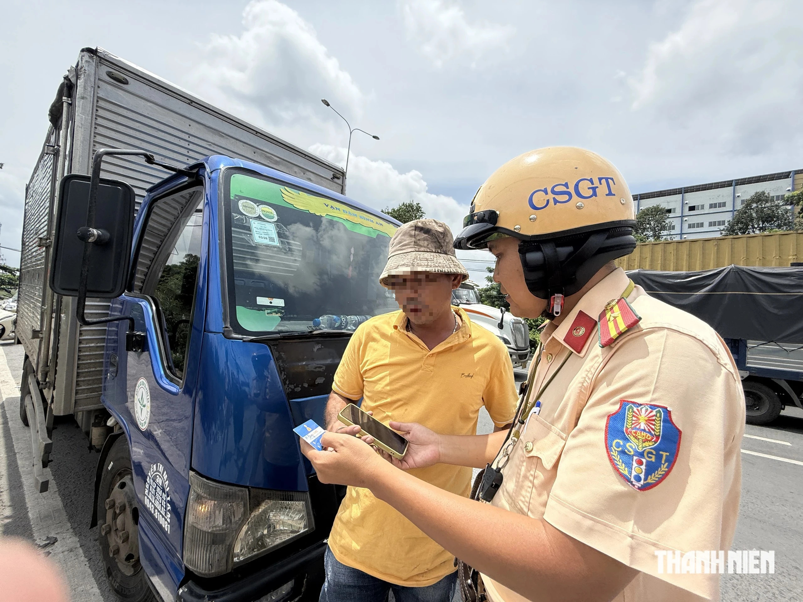 Biển hạn chế chiều cao: Tính đến nóc ô tô hay cả thùng đồ, giá nóc? - Ảnh 2.