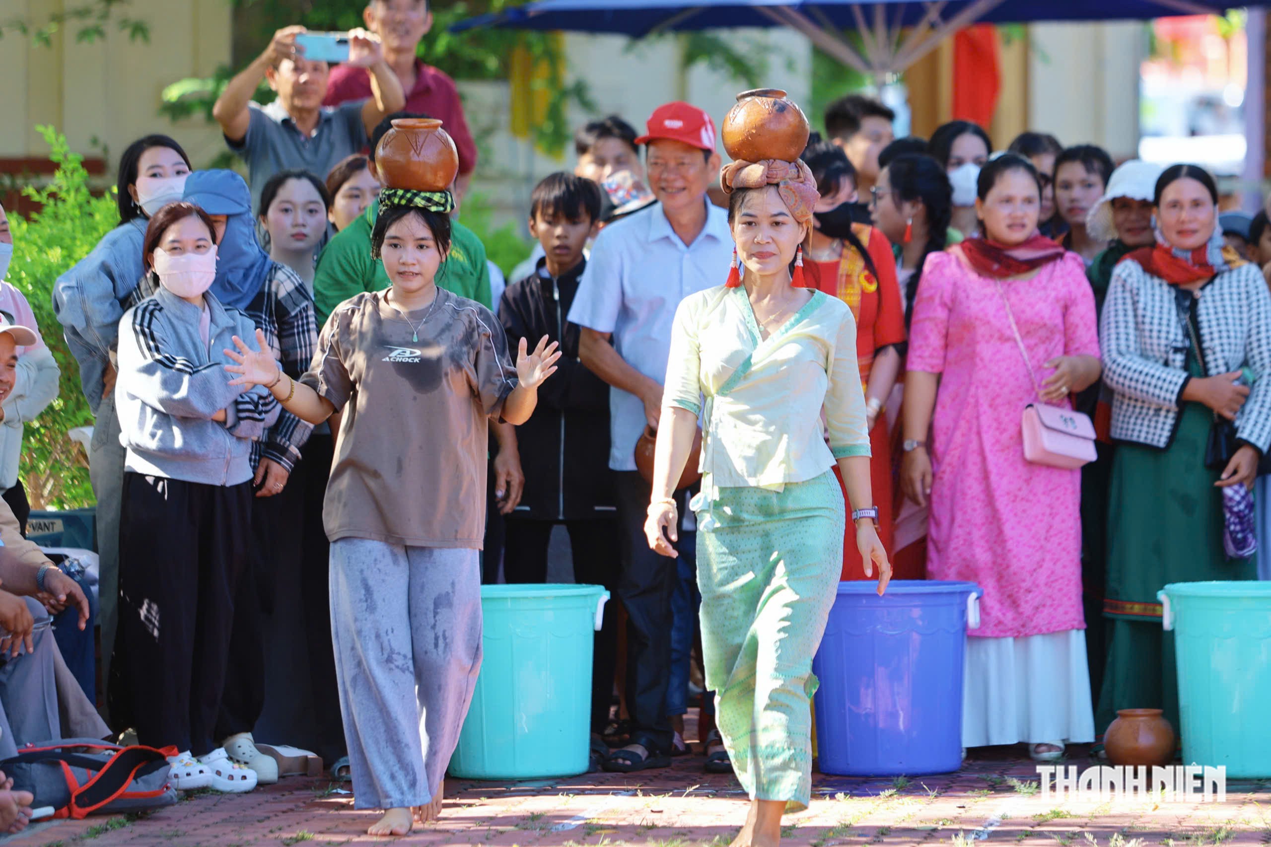 Hàng nghìn người dự chính lễ Katê 2026 tại tháp Pô Klong Garai- Ảnh 13.