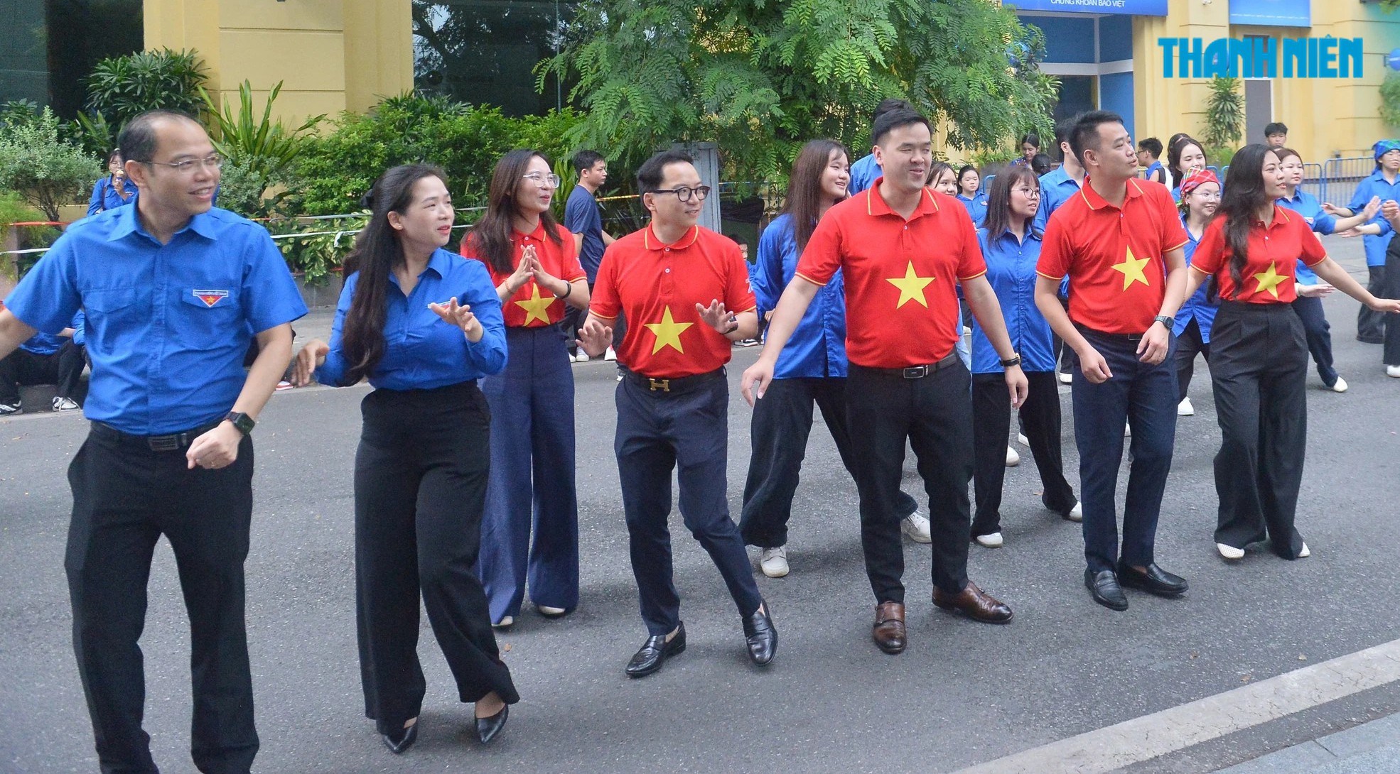 Khai mạc triển lãm '70 năm dấu ấn - tiếp nối khát vọng' - Ảnh 16.