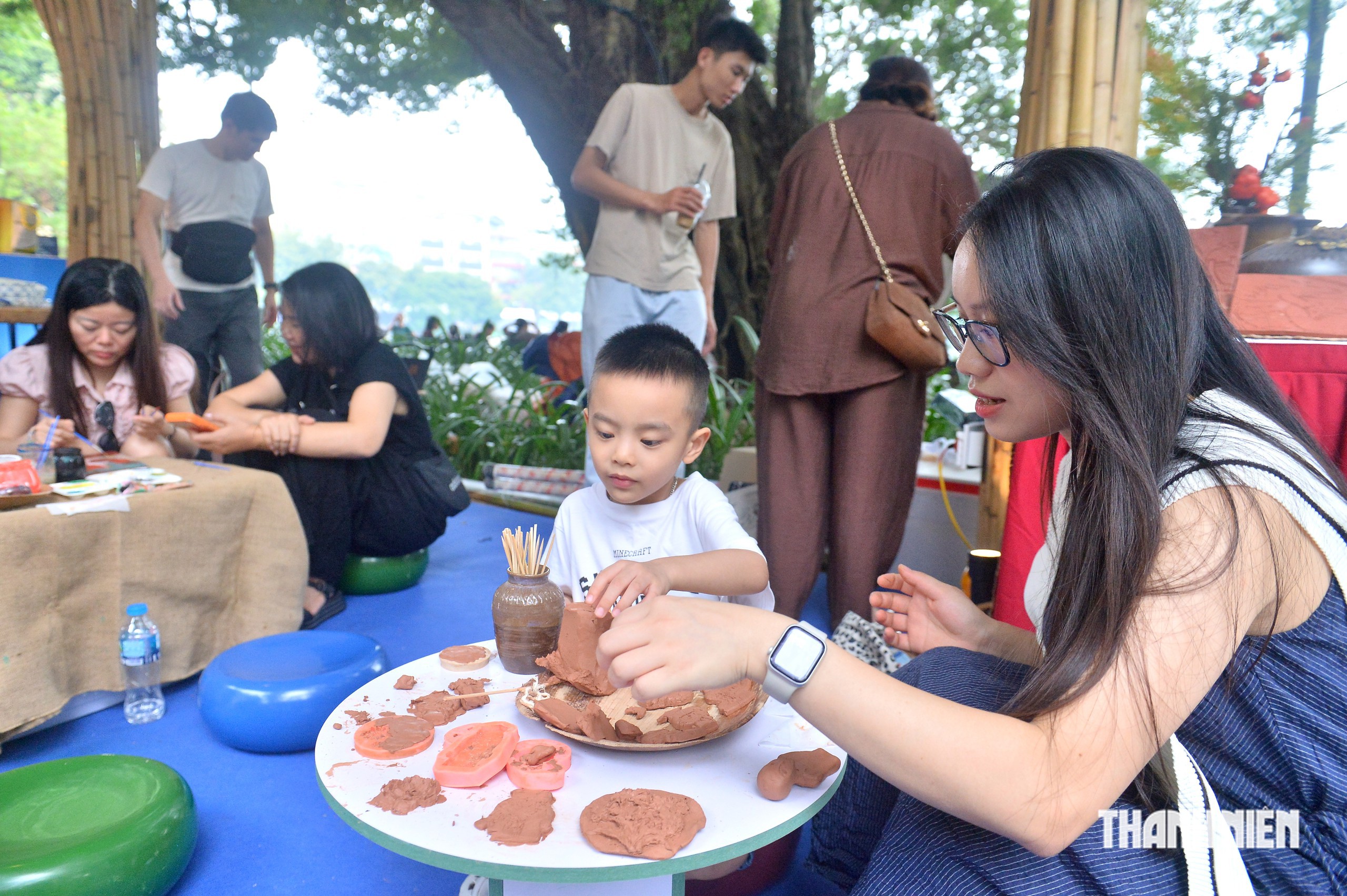Khai mạc triển lãm '70 năm dấu ấn - tiếp nối khát vọng' - Ảnh 15.