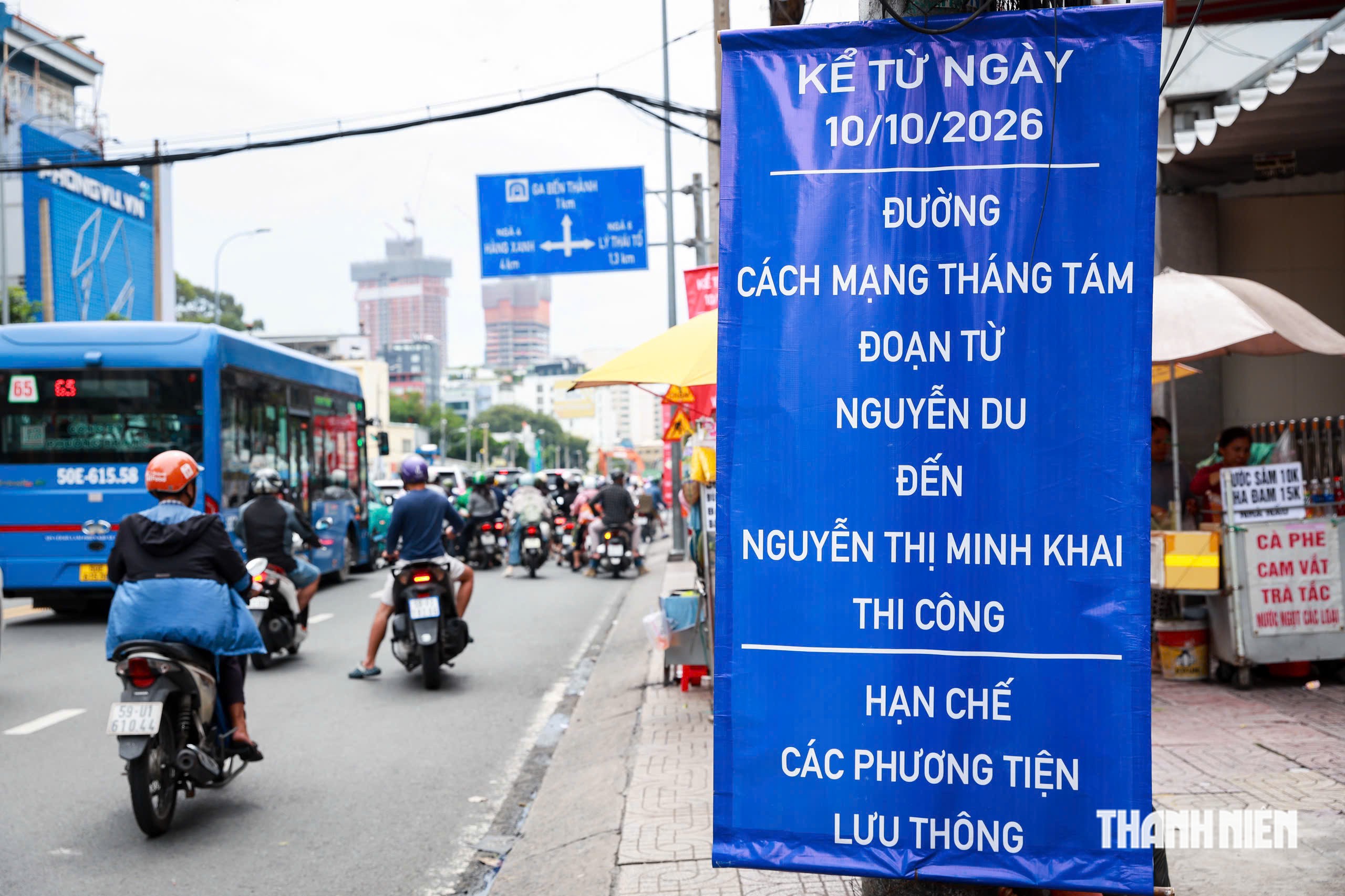 Ngày đầu đường Nguyễn Thị Minh Khai có đoạn một chiều: Xe đông, người dân loay hoay - Ảnh 6.