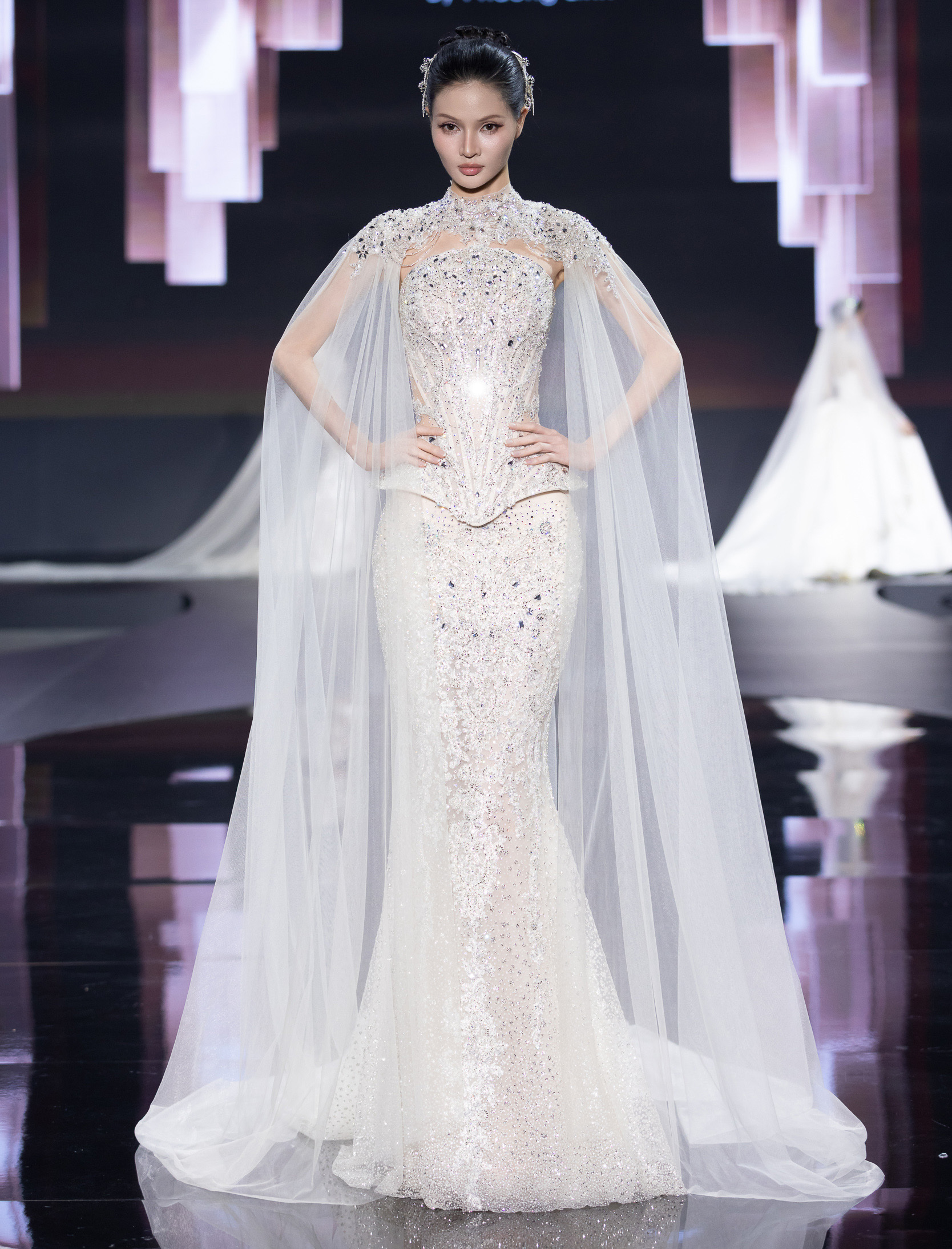 Lan Khuê, Quỳnh Anh đọ nhan sắc với dàn hậu quốc tế tại Vietnam NextGen Fashion- Ảnh 6.